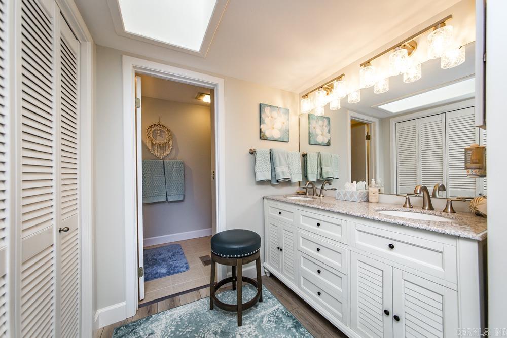 Country Club Ridge Town - Residential