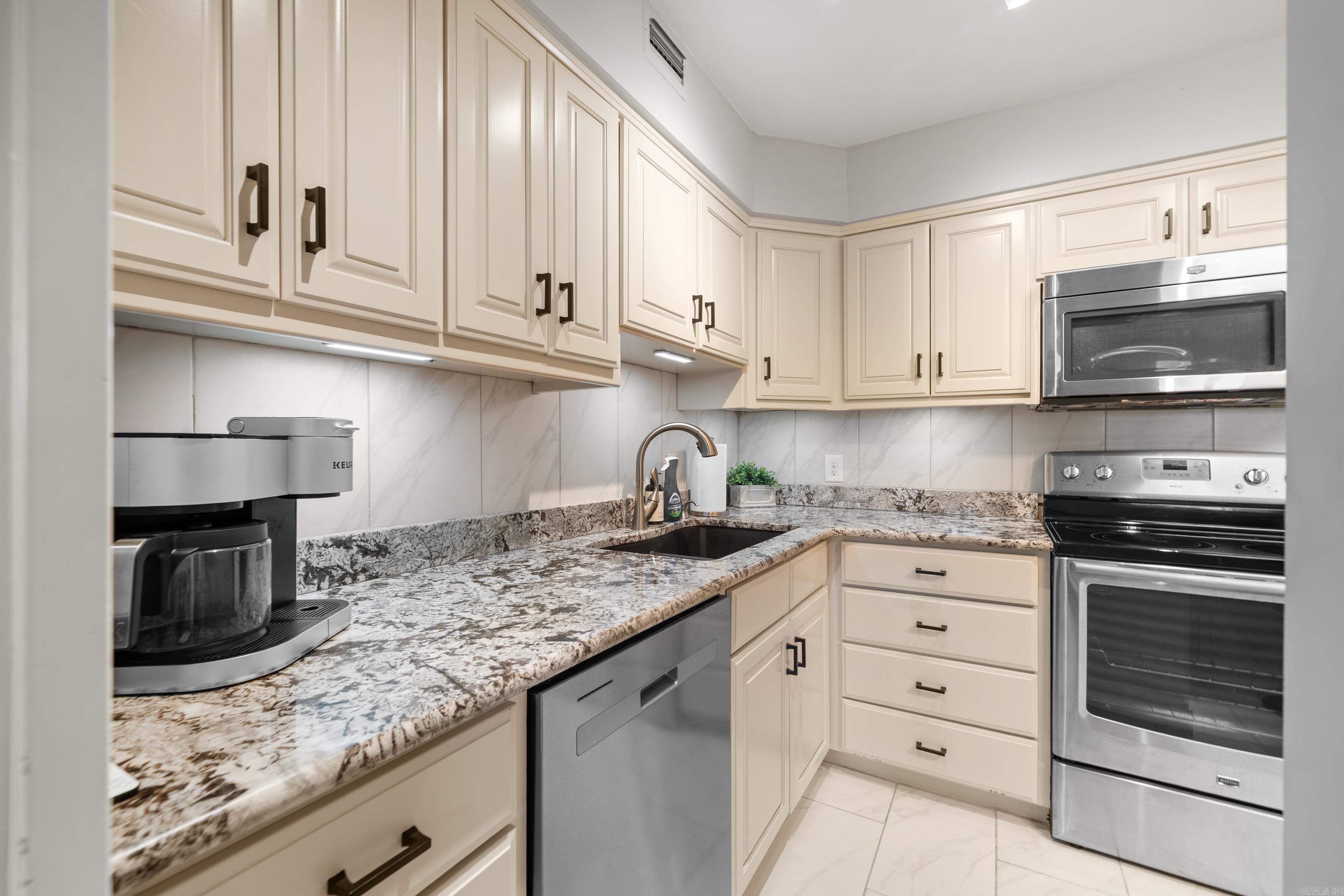 BEACON MANOR HPR - Residential