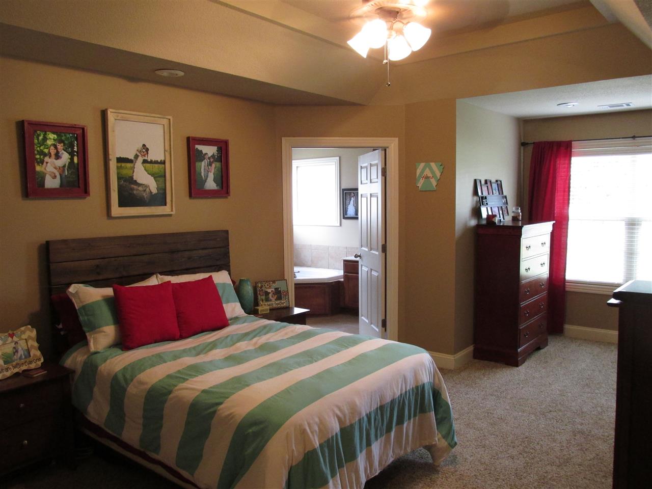 LASSITERS RIVERVIEW - Residential