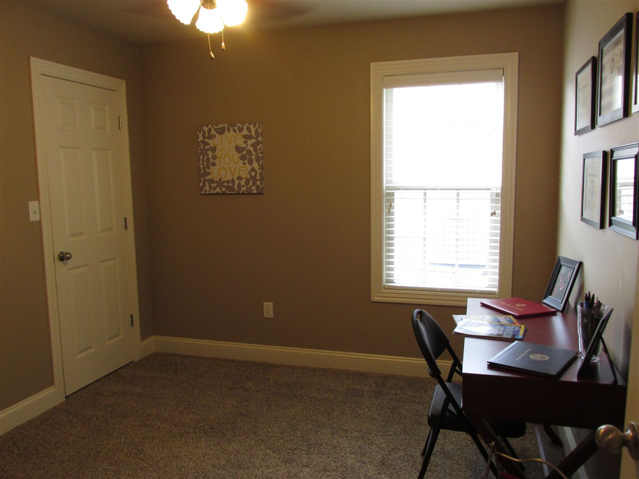 LASSITERS RIVERVIEW - Residential