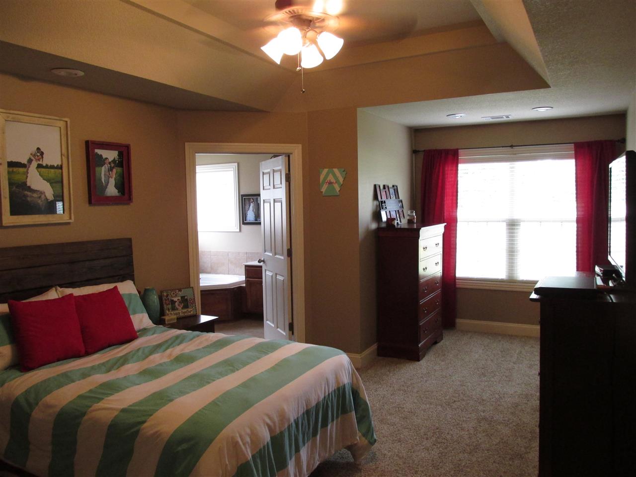 LASSITERS RIVERVIEW - Residential