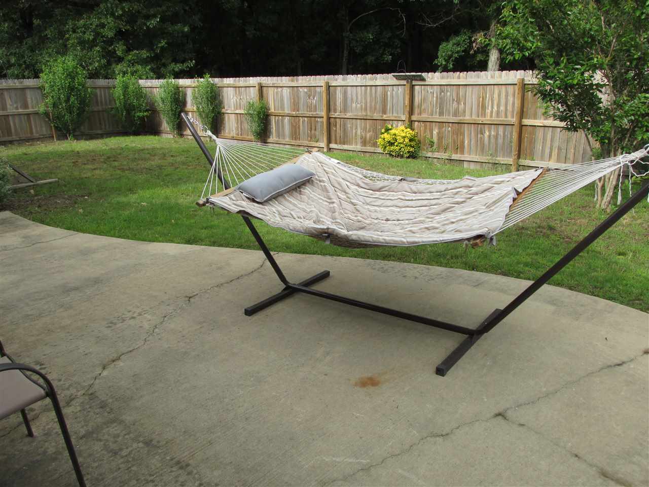 LASSITERS RIVERVIEW - Residential