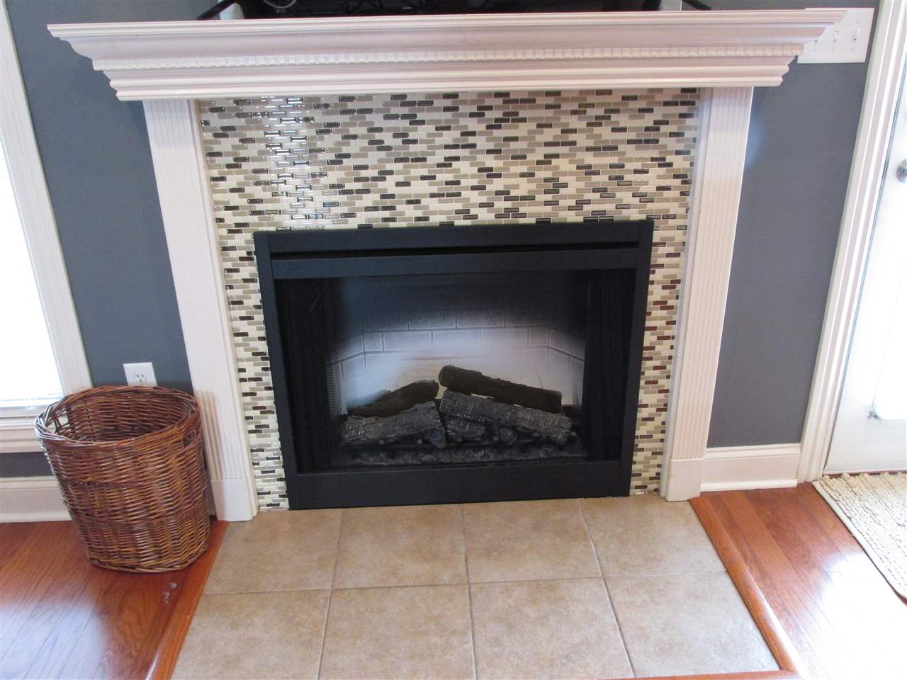 LASSITERS RIVERVIEW - Residential