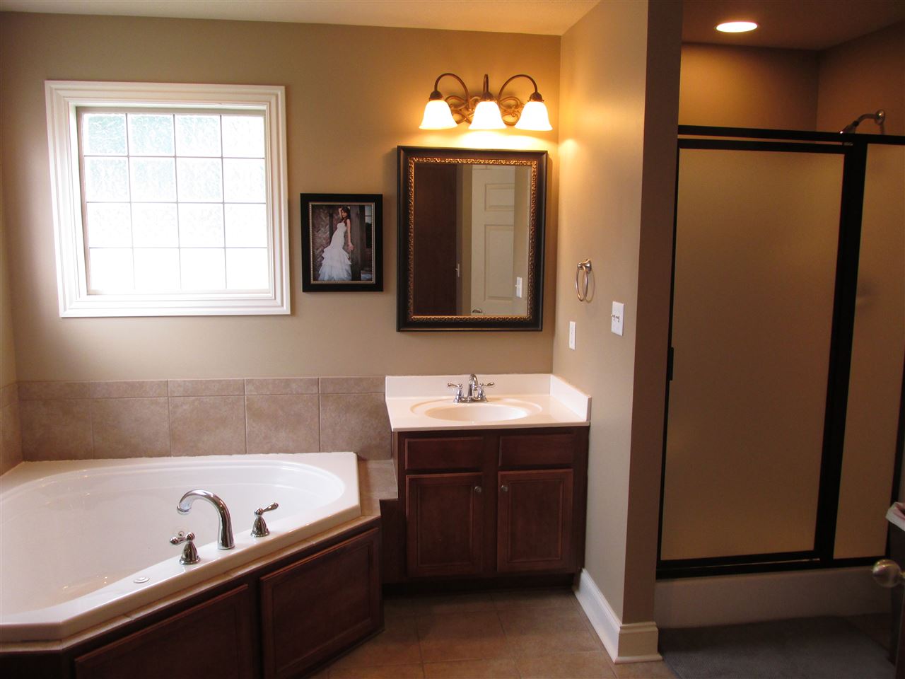 LASSITERS RIVERVIEW - Residential