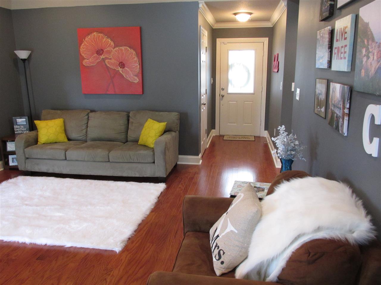 LASSITERS RIVERVIEW - Residential