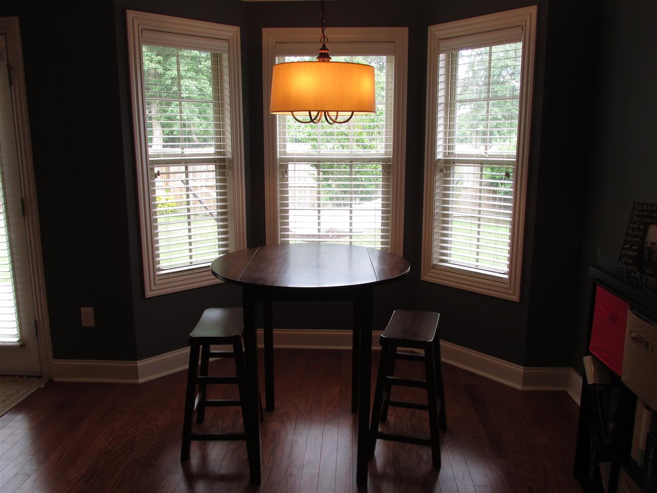 LASSITERS RIVERVIEW - Residential