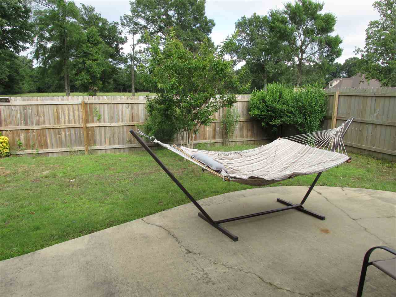 LASSITERS RIVERVIEW - Residential