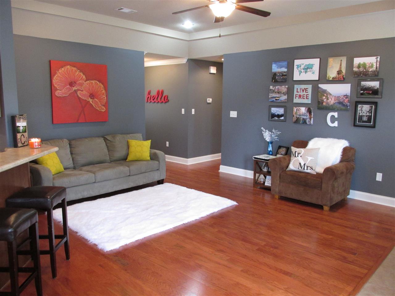 LASSITERS RIVERVIEW - Residential