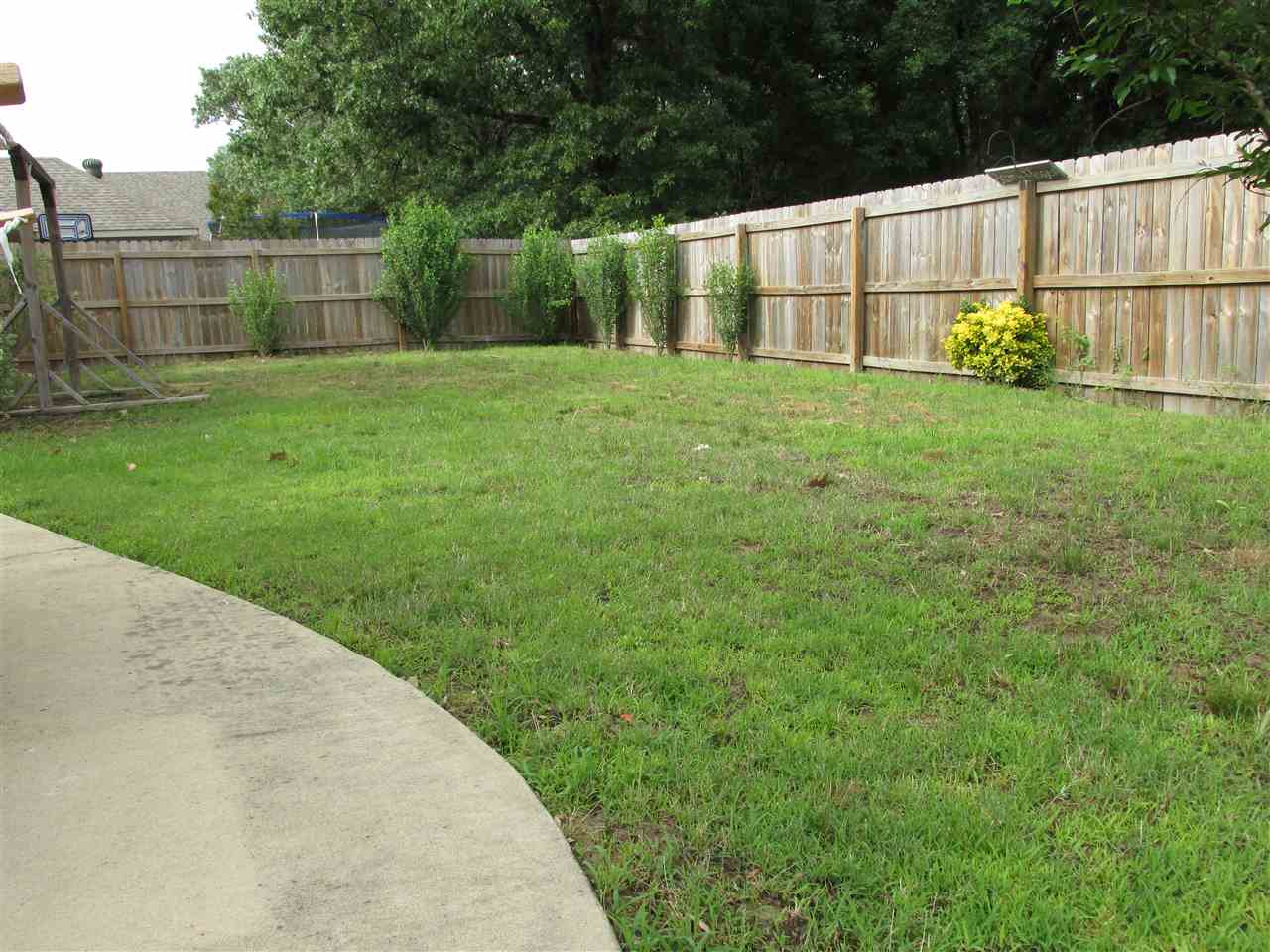 LASSITERS RIVERVIEW - Residential