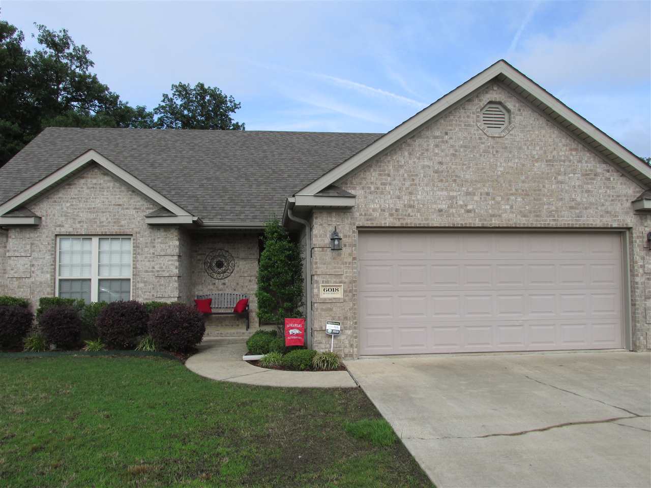 LASSITERS RIVERVIEW - Residential