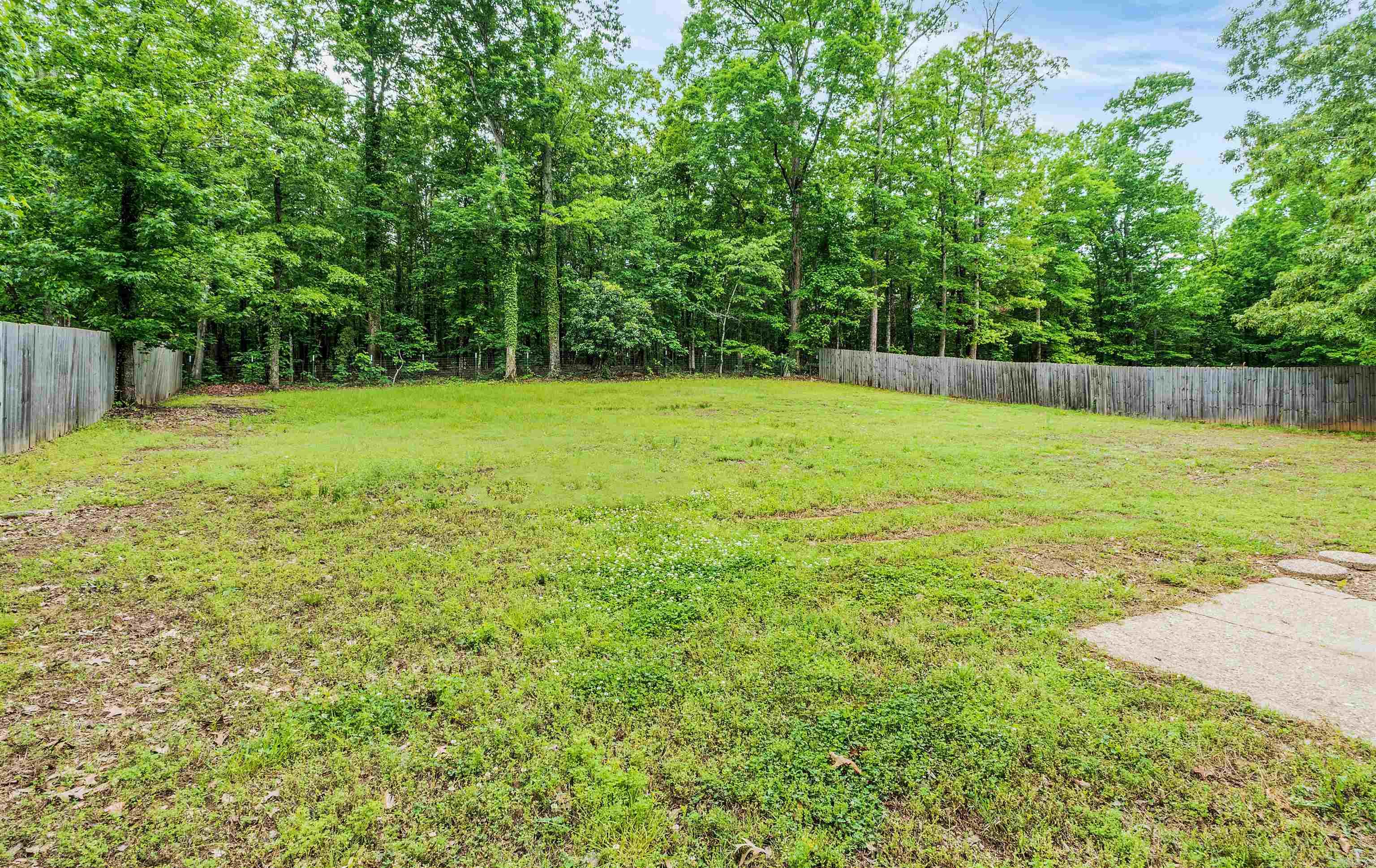 WHISPERING HILLS - Residential