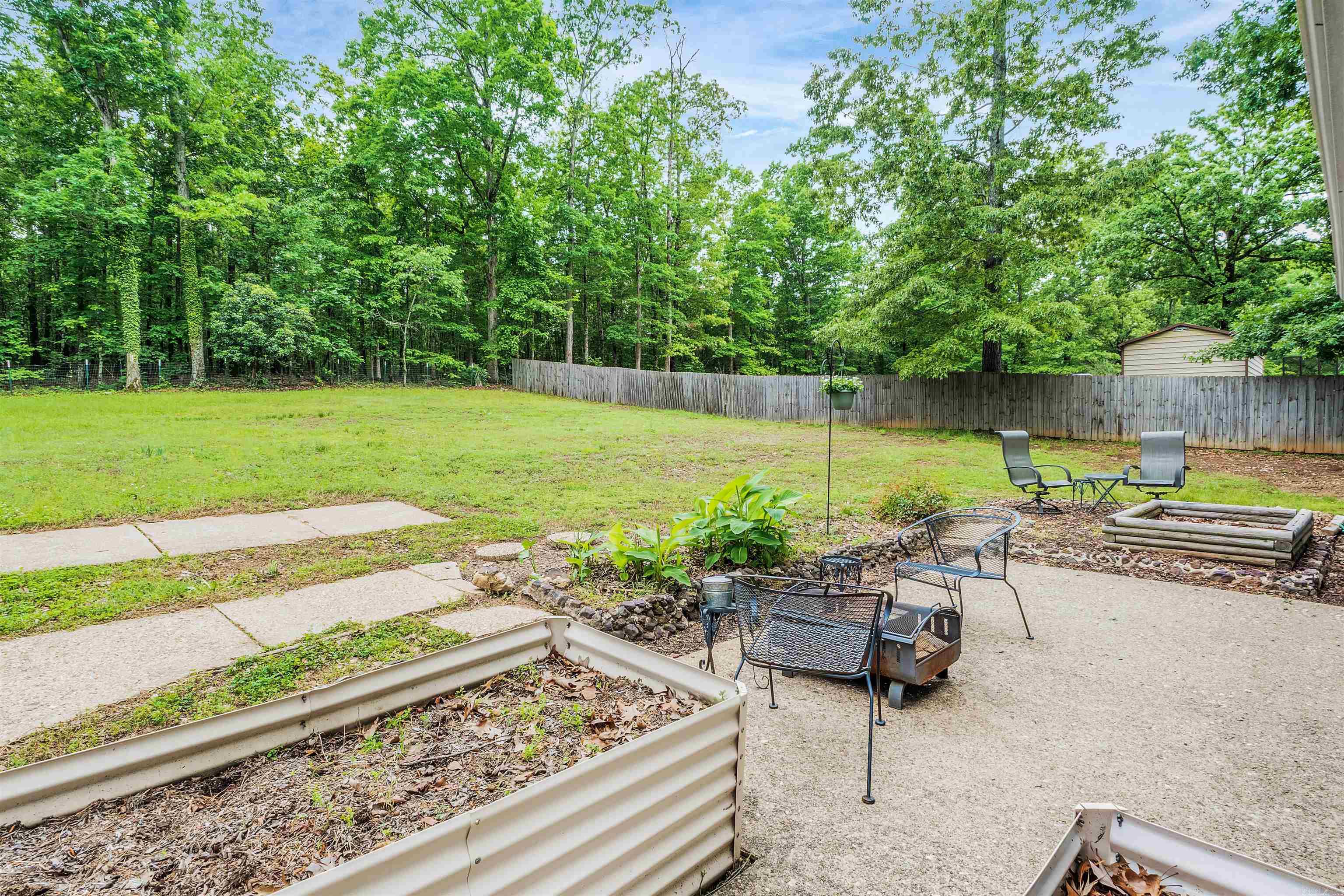 WHISPERING HILLS - Residential