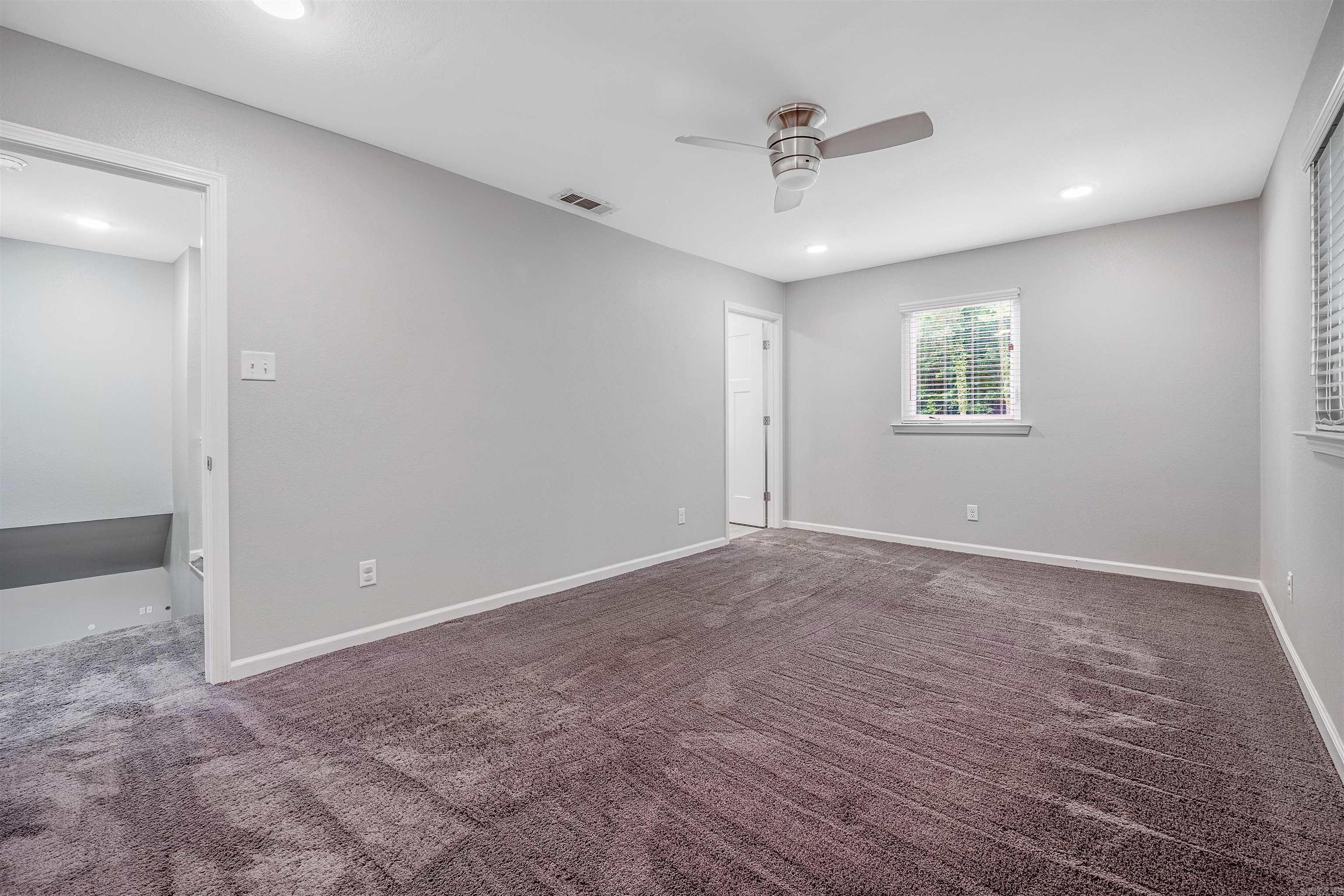 WHISPERING HILLS - Residential