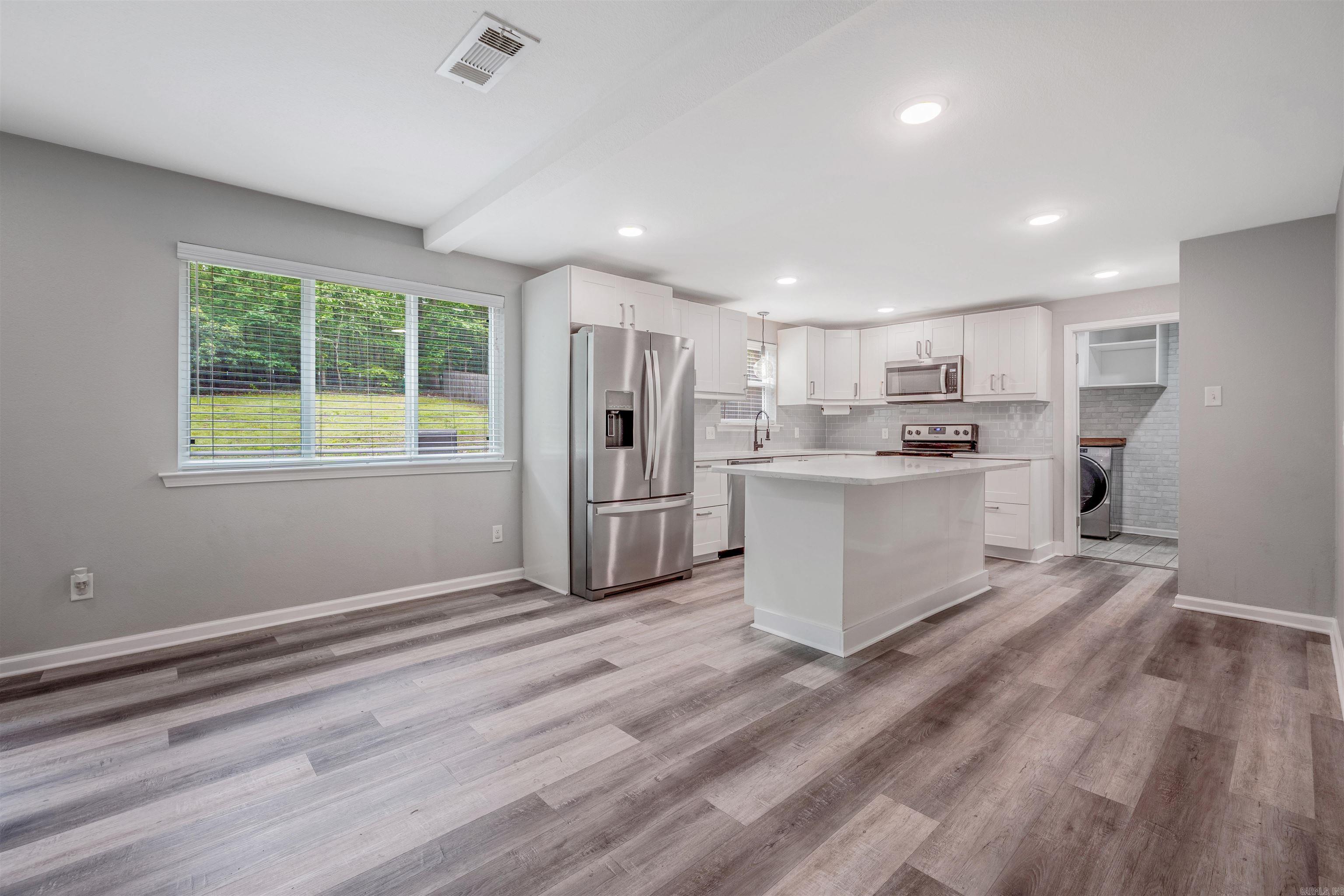 WHISPERING HILLS - Residential