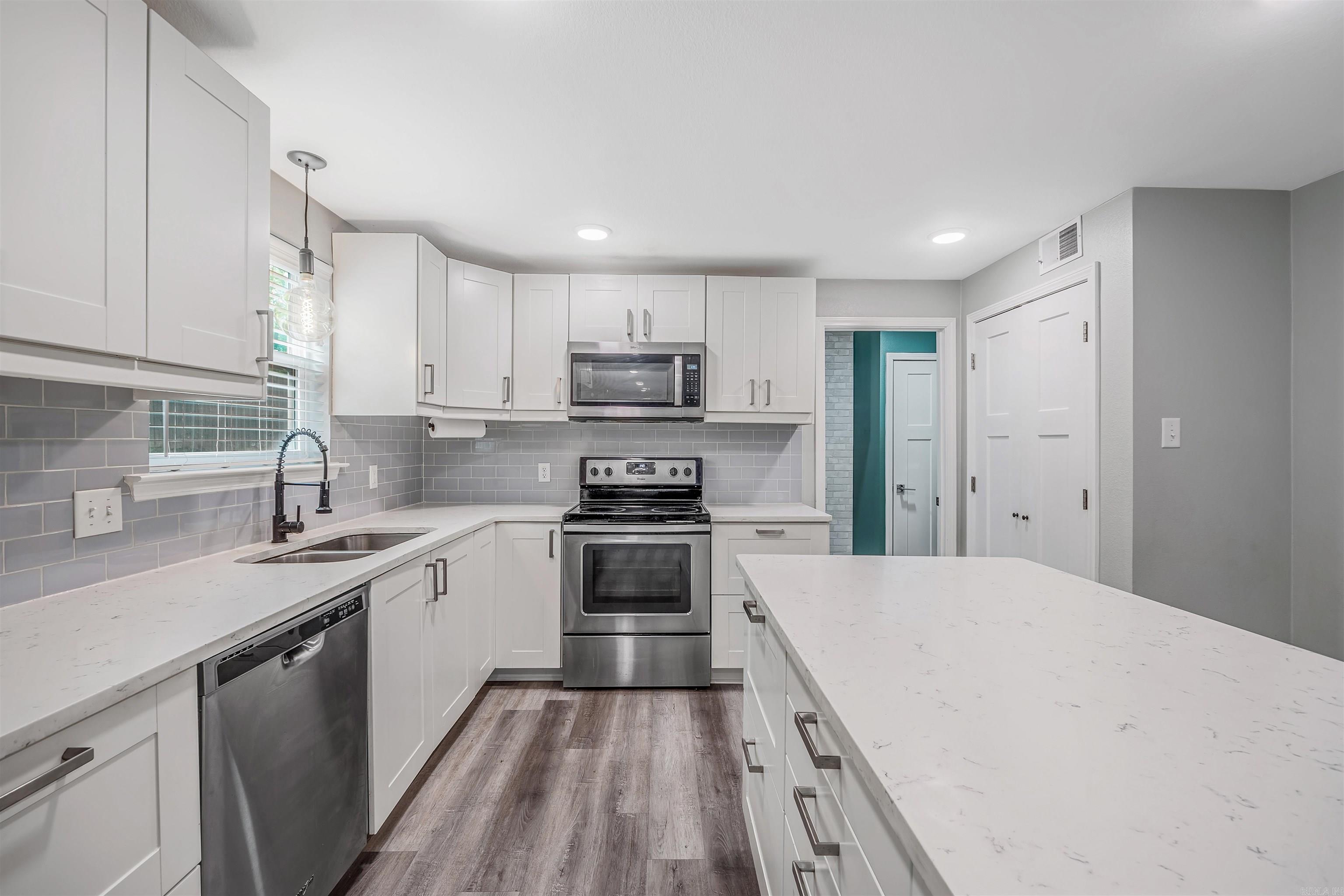 WHISPERING HILLS - Residential