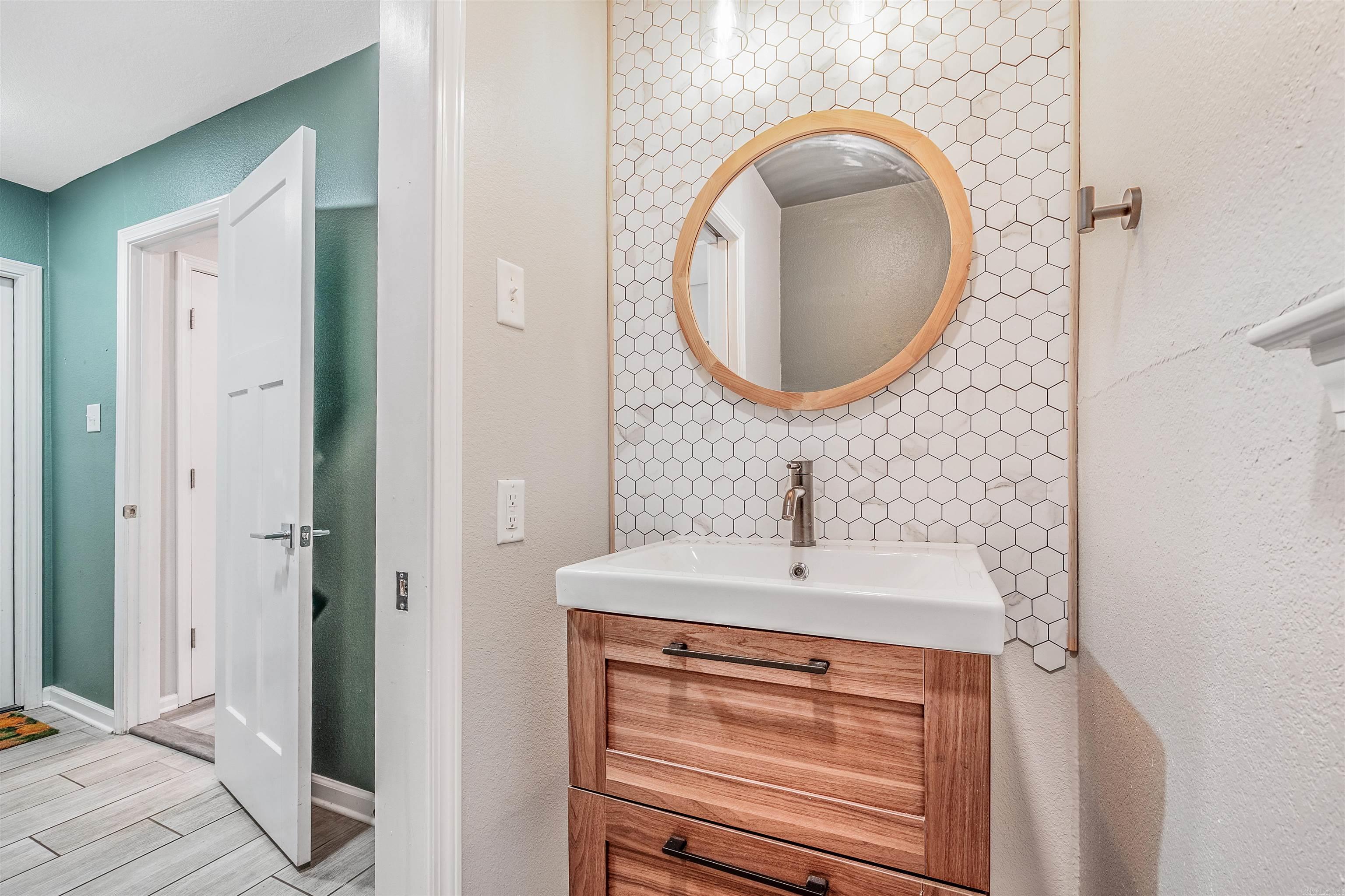 WHISPERING HILLS - Residential