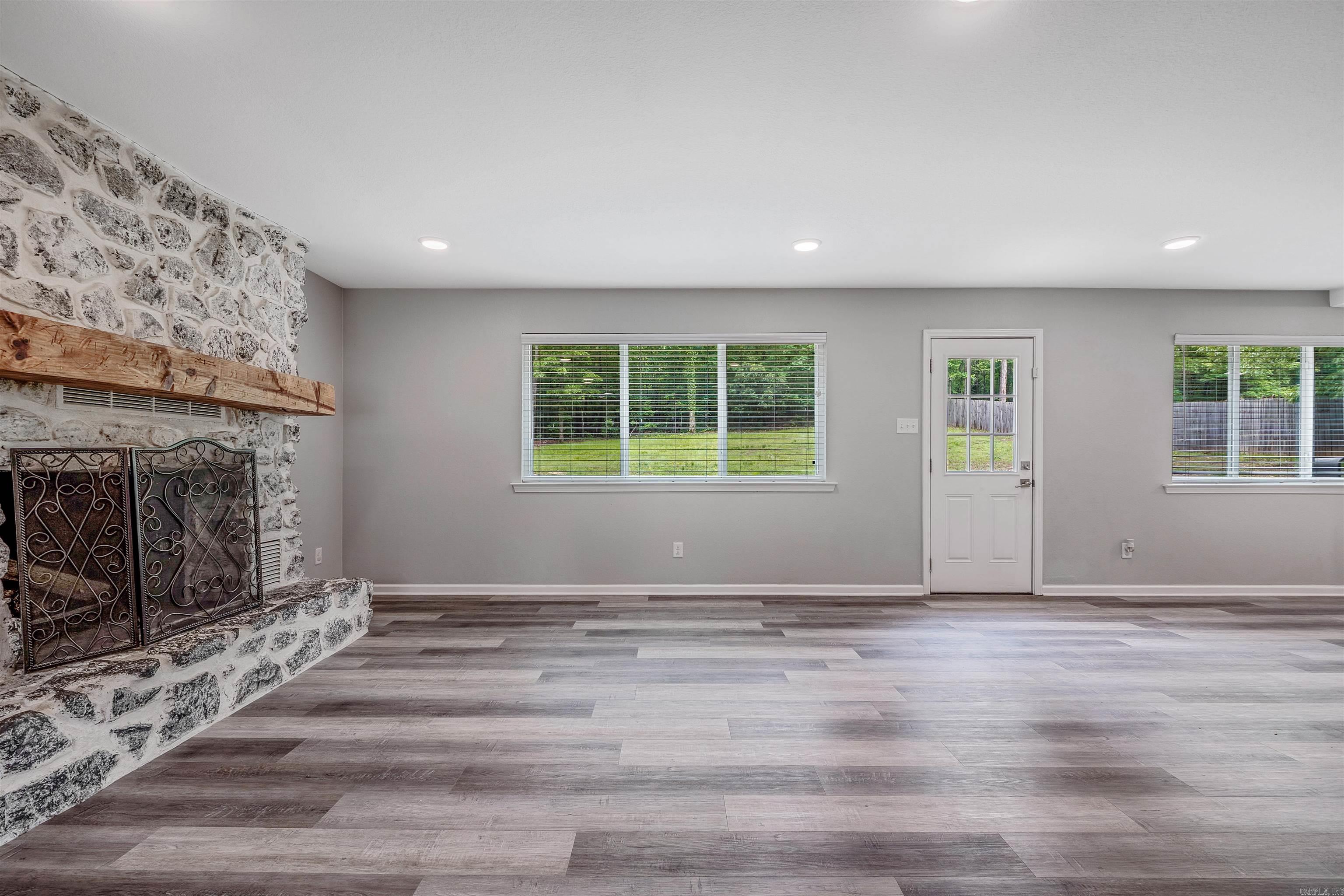 WHISPERING HILLS - Residential