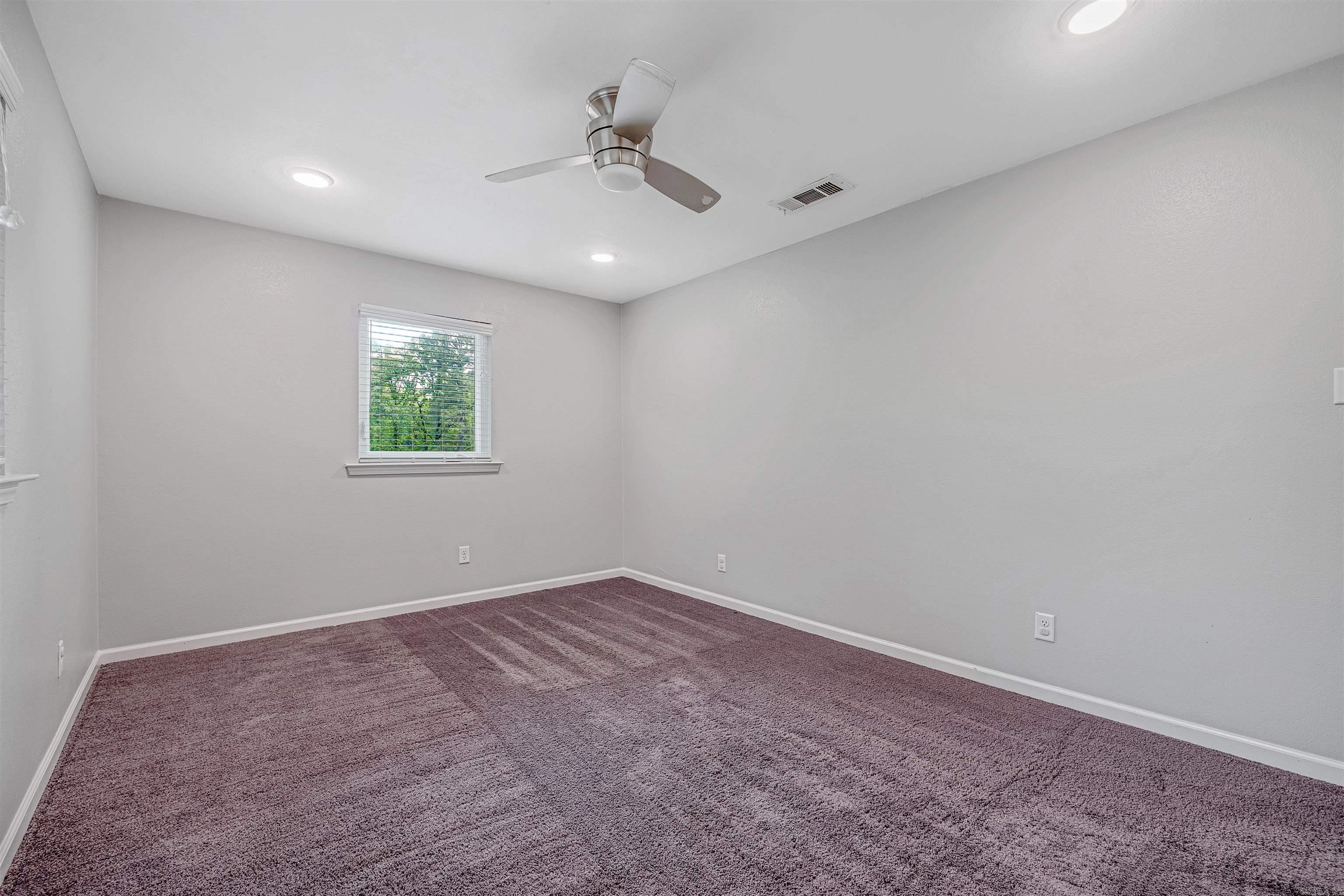 WHISPERING HILLS - Residential