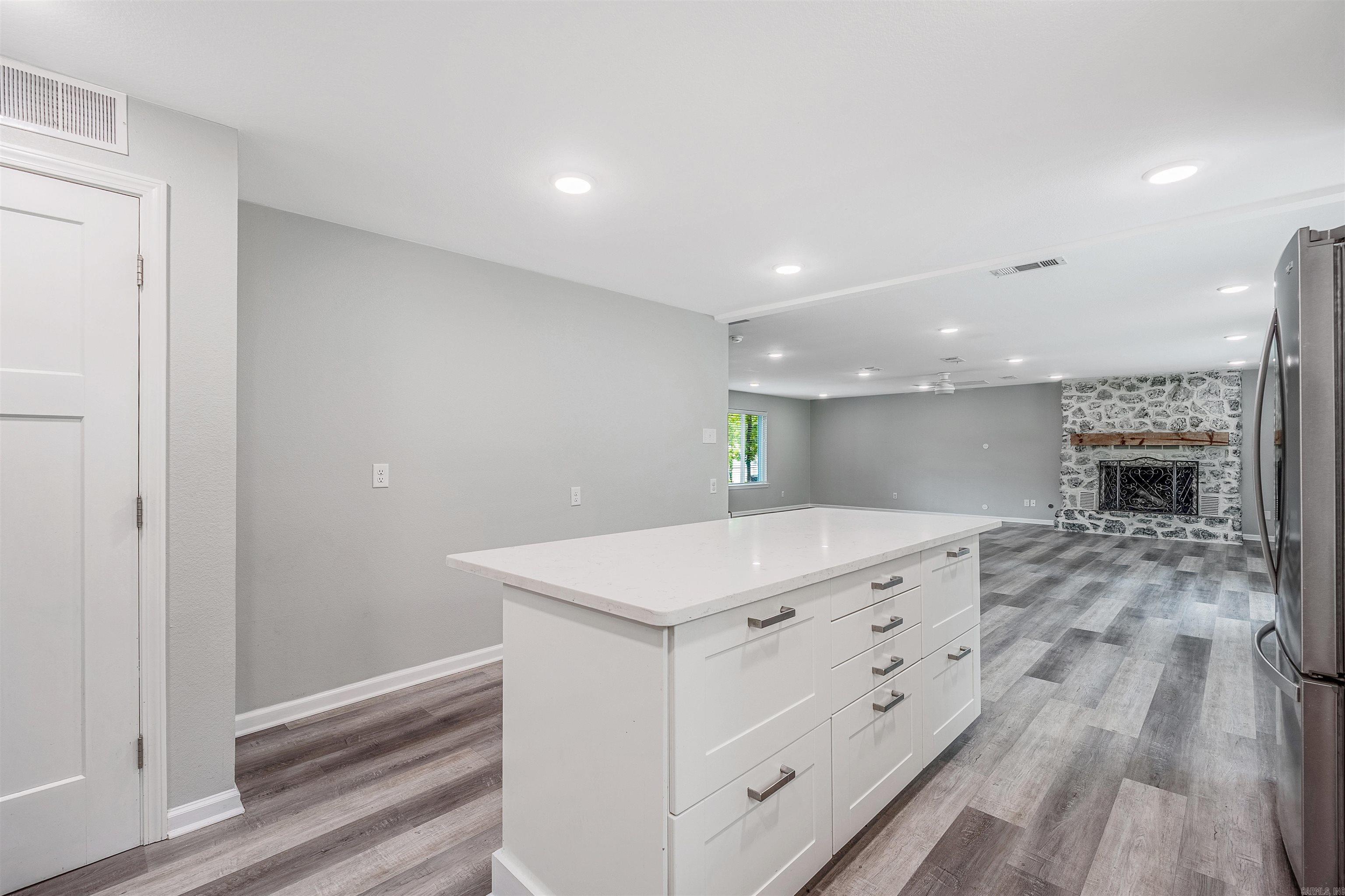 WHISPERING HILLS - Residential