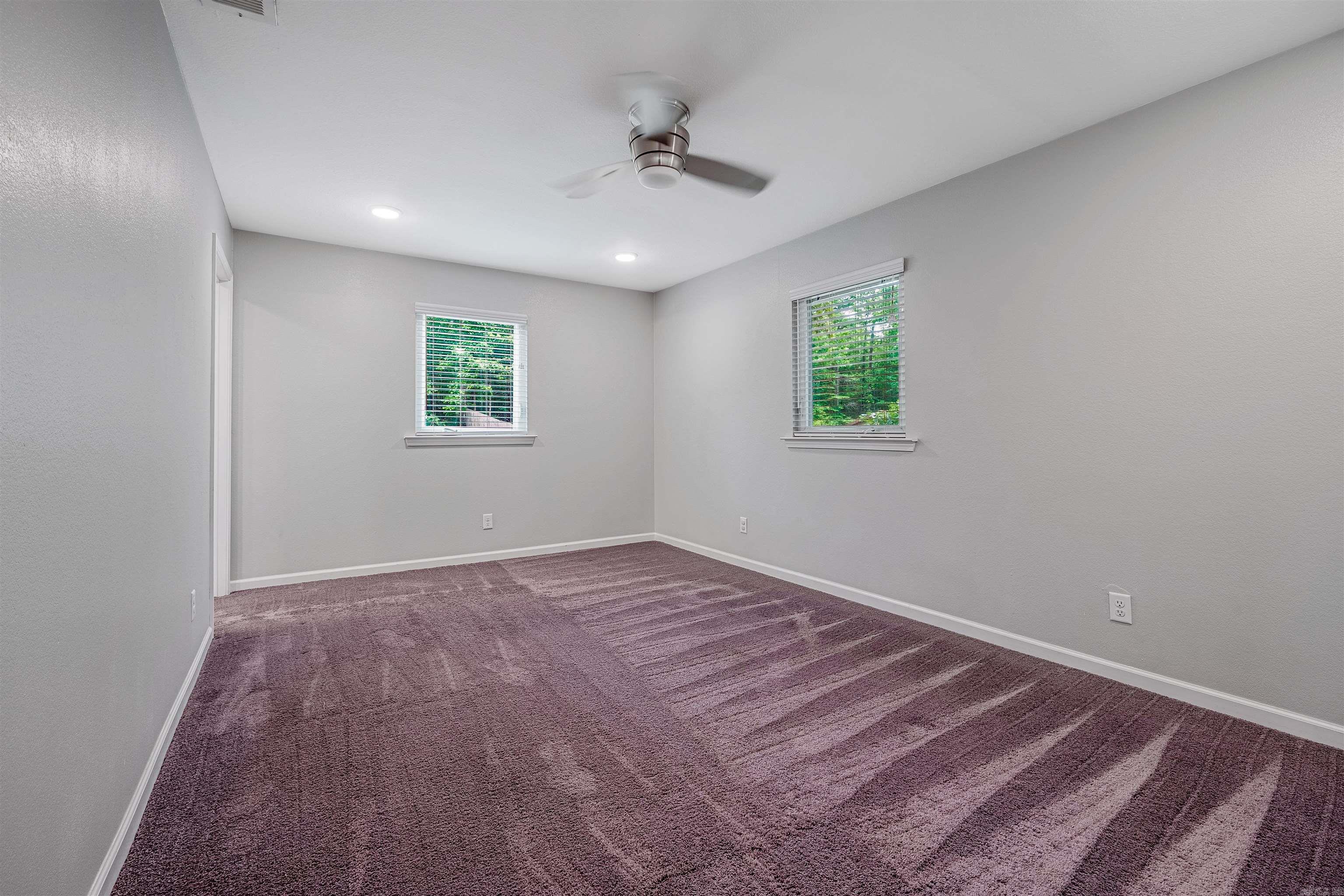 WHISPERING HILLS - Residential