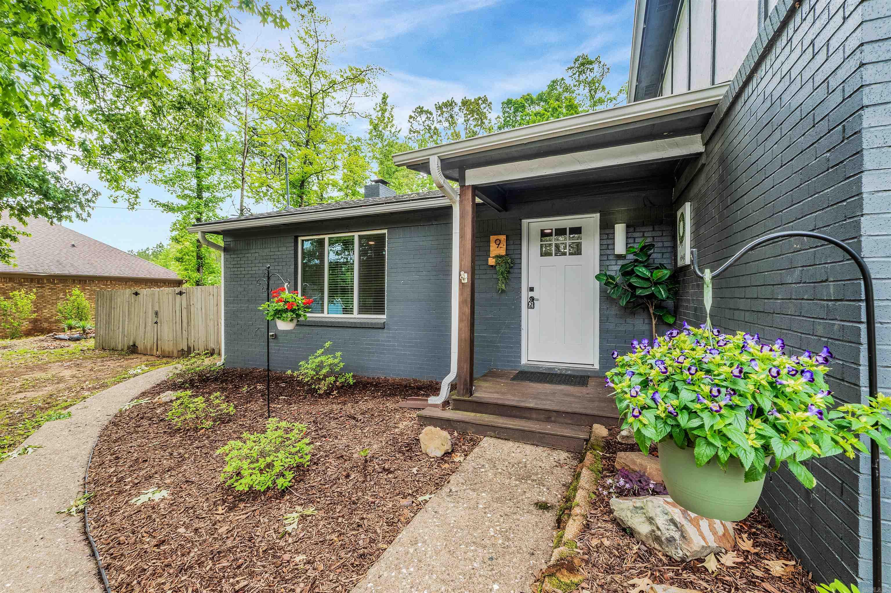 WHISPERING HILLS - Residential