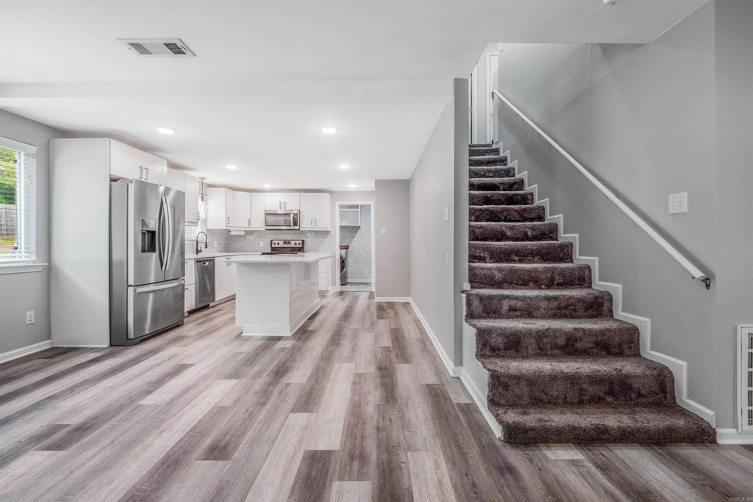 WHISPERING HILLS - Residential