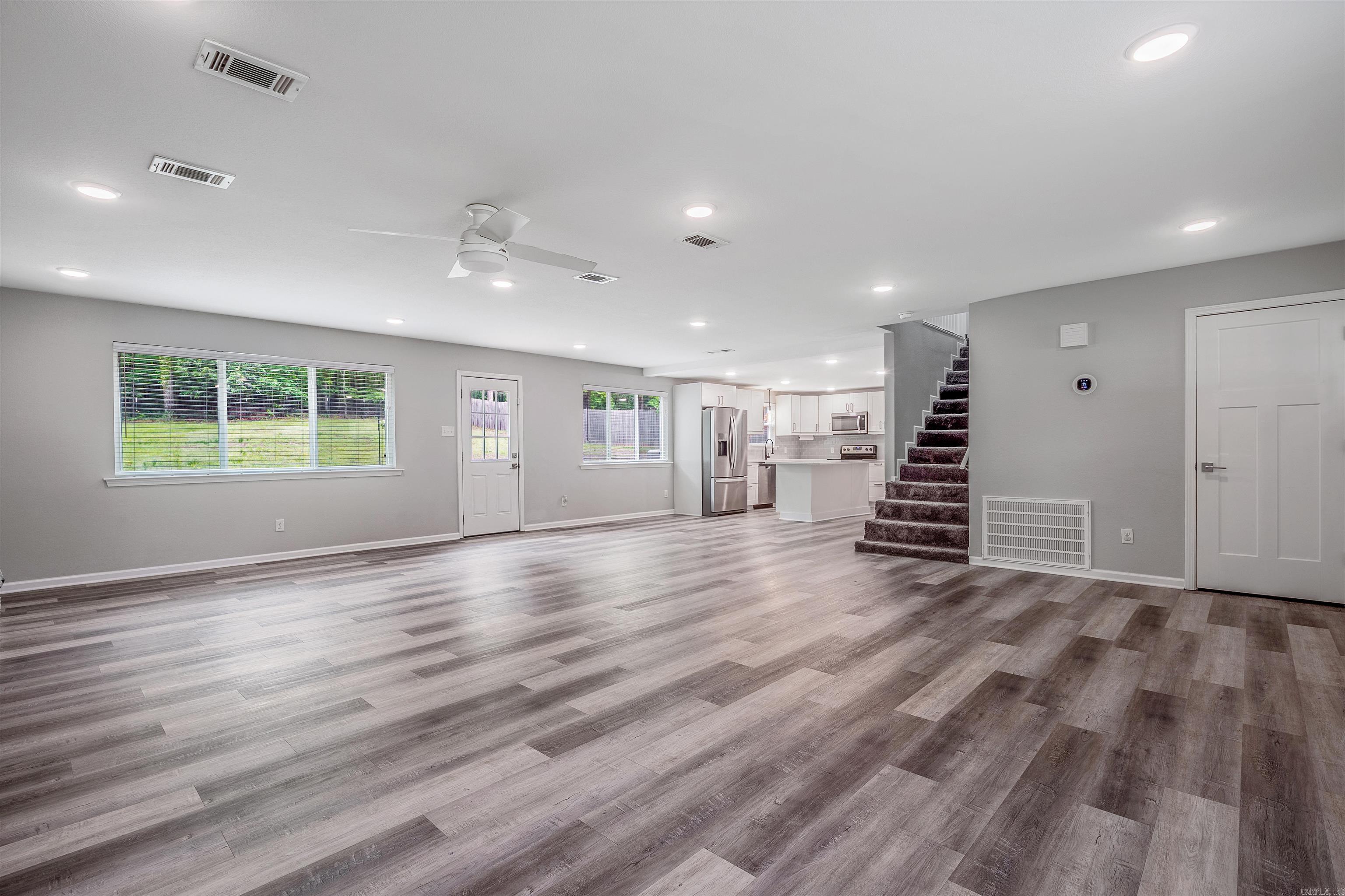 WHISPERING HILLS - Residential