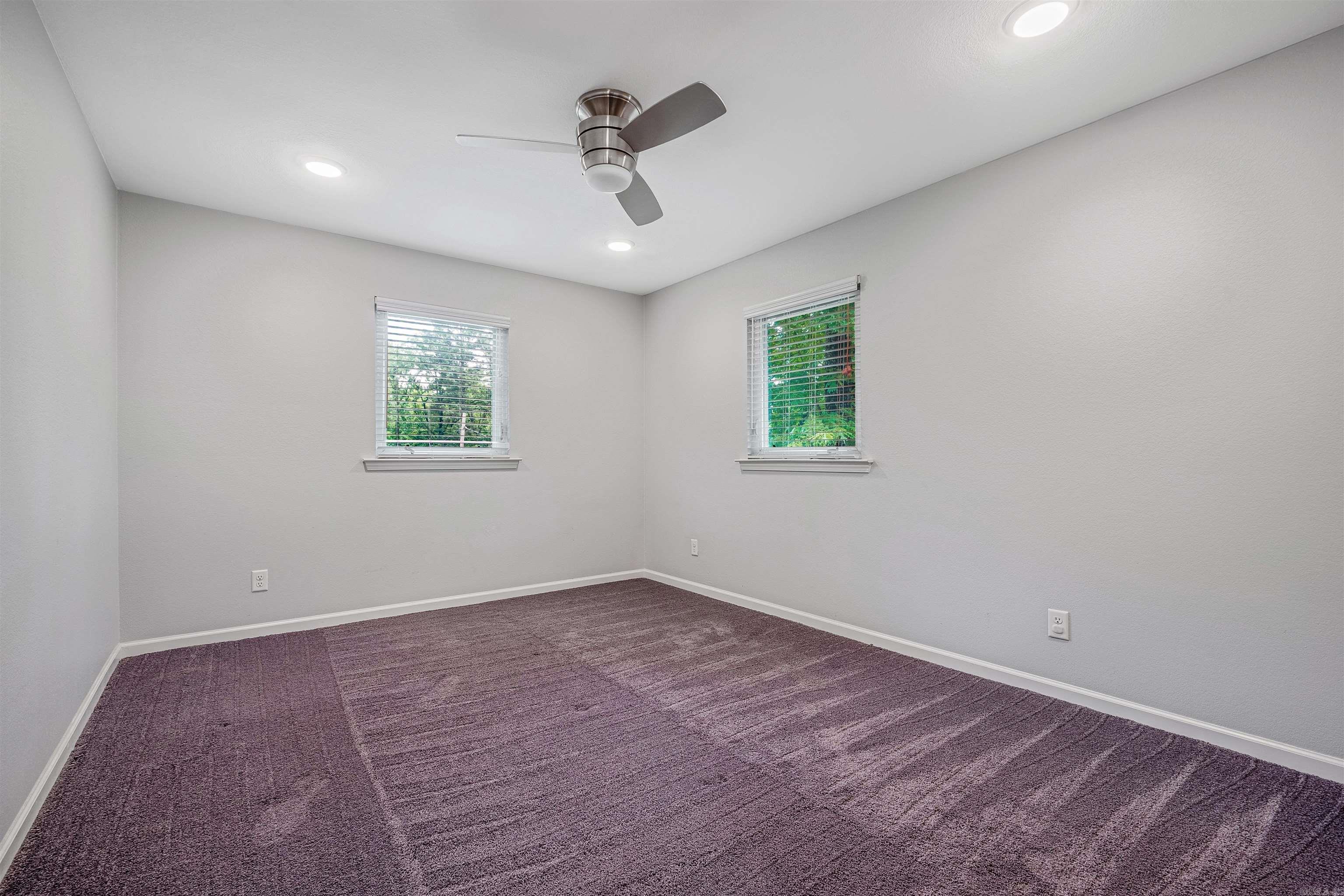 WHISPERING HILLS - Residential