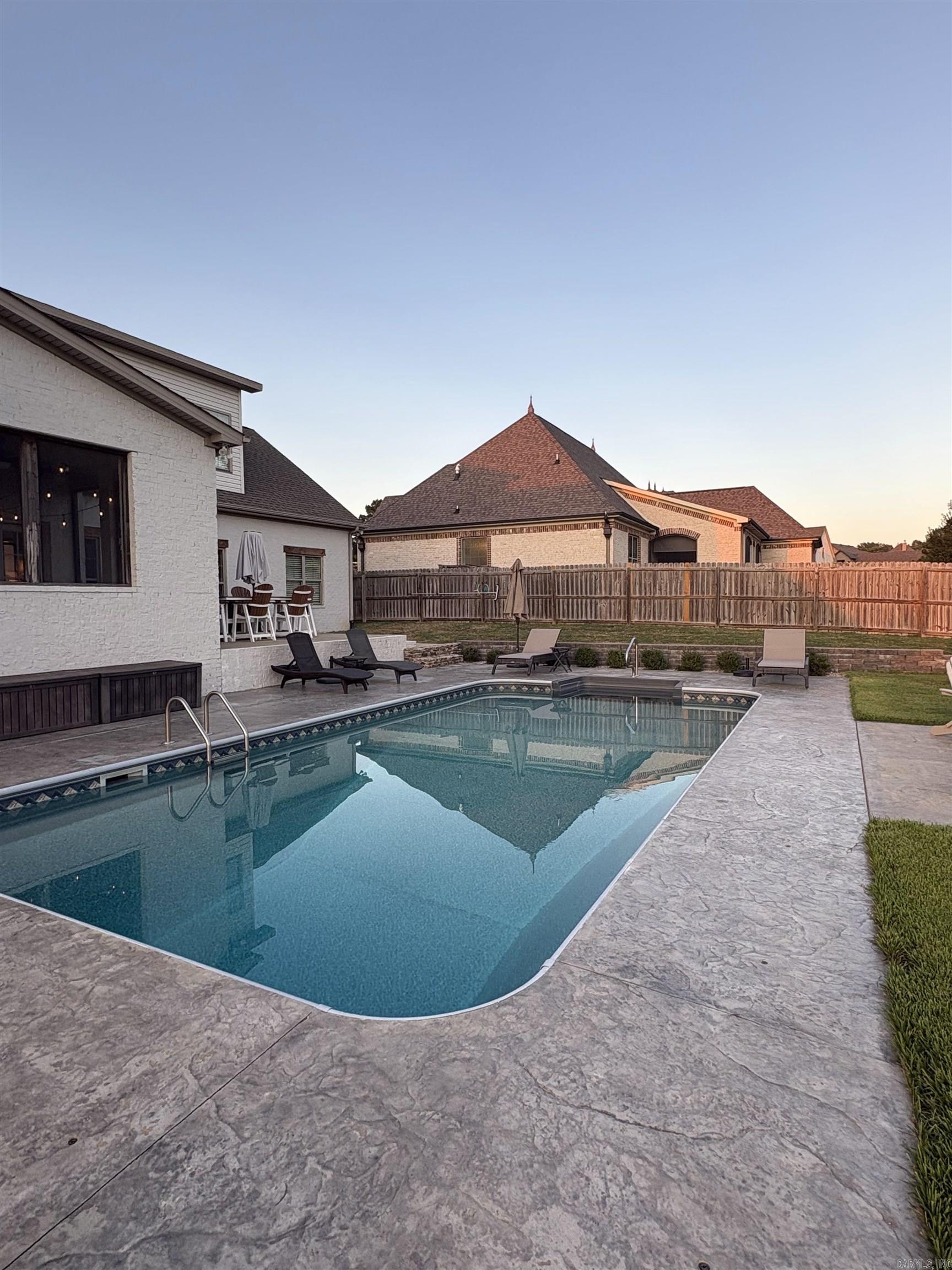 BARRINGTON PARK - Residential