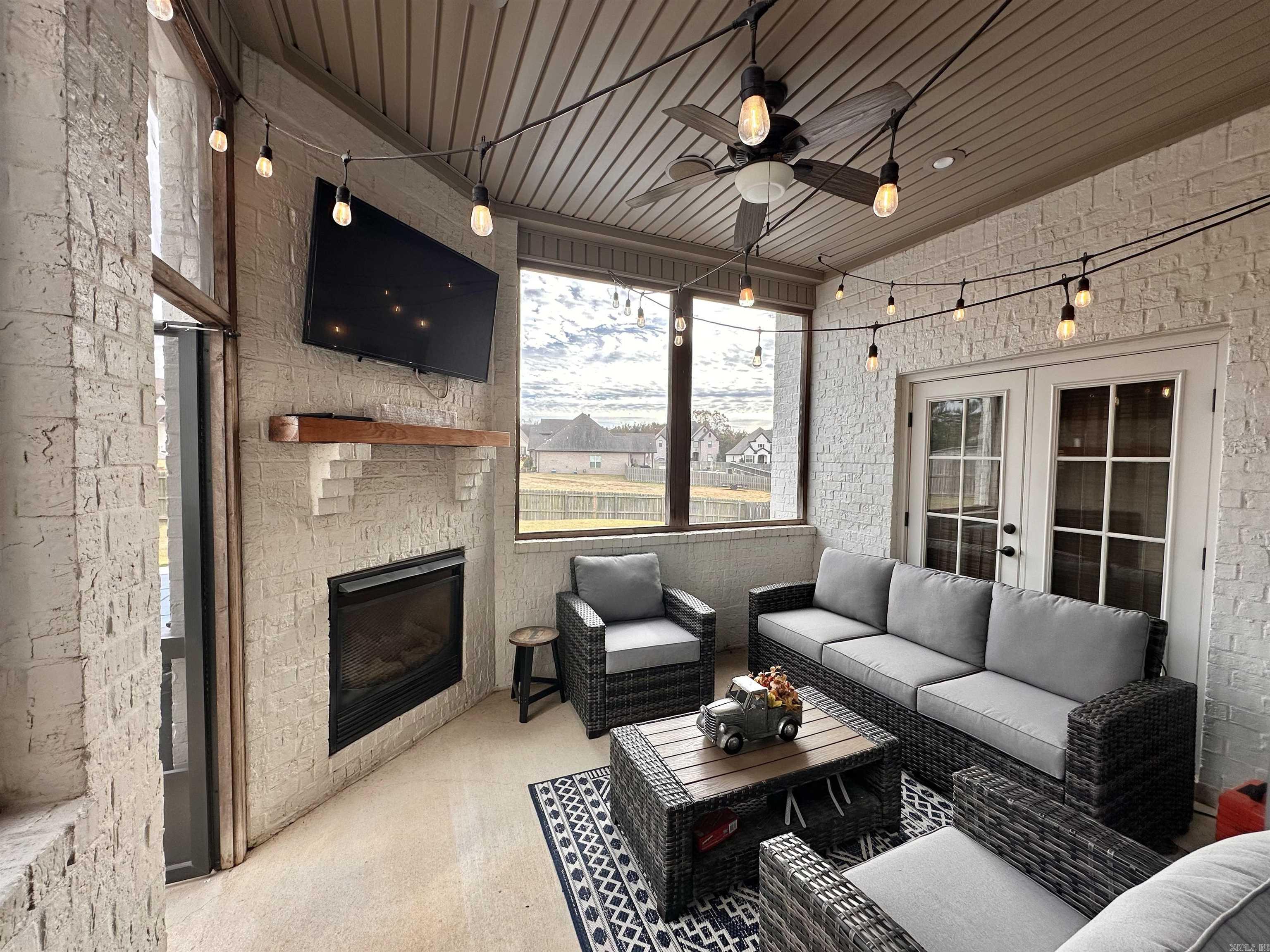 BARRINGTON PARK - Residential