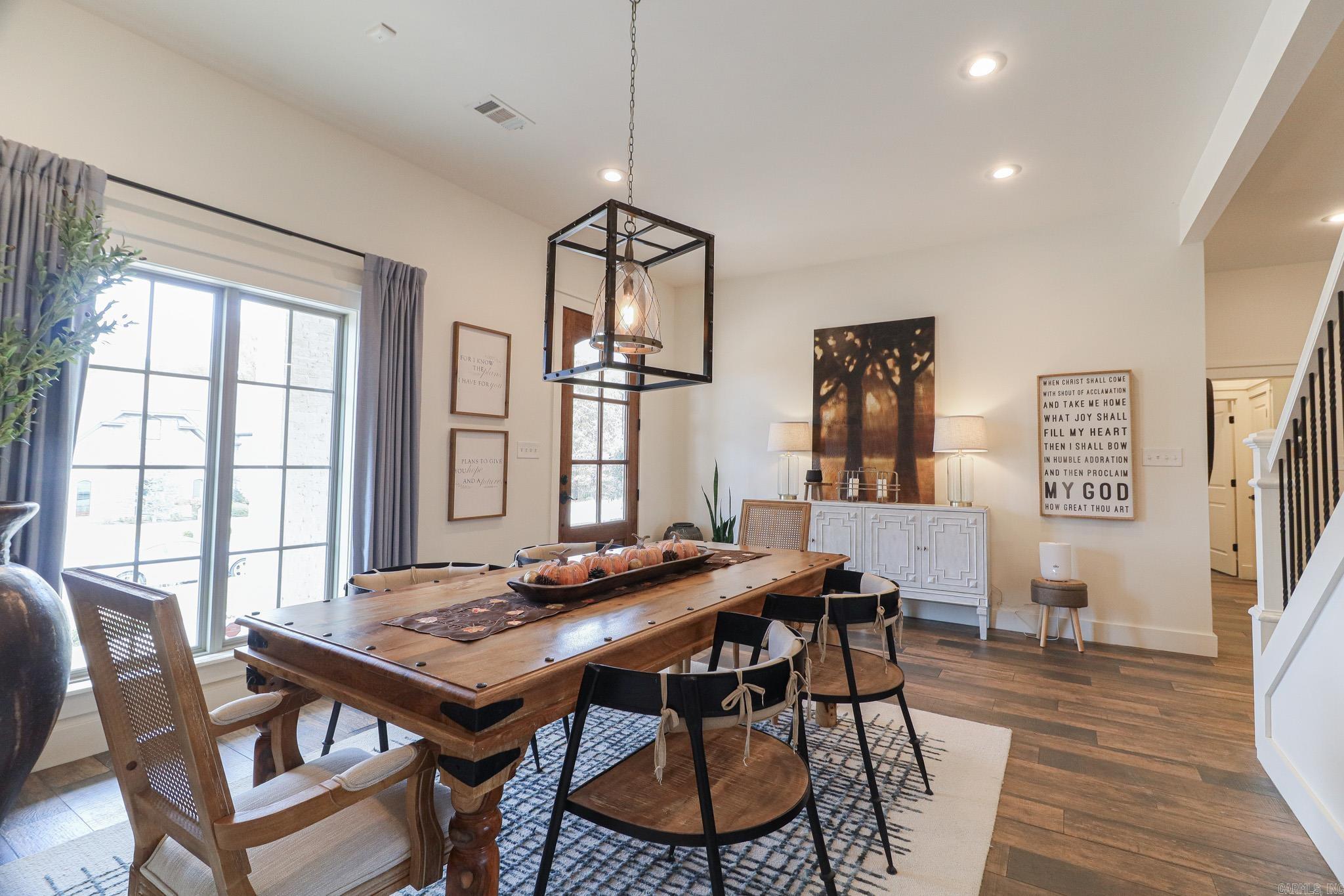 BARRINGTON PARK - Residential