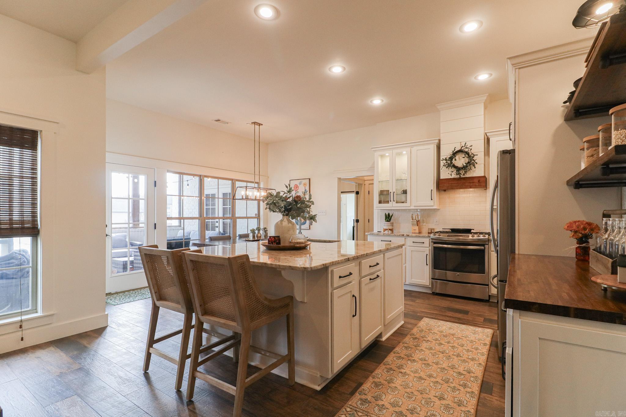 BARRINGTON PARK - Residential