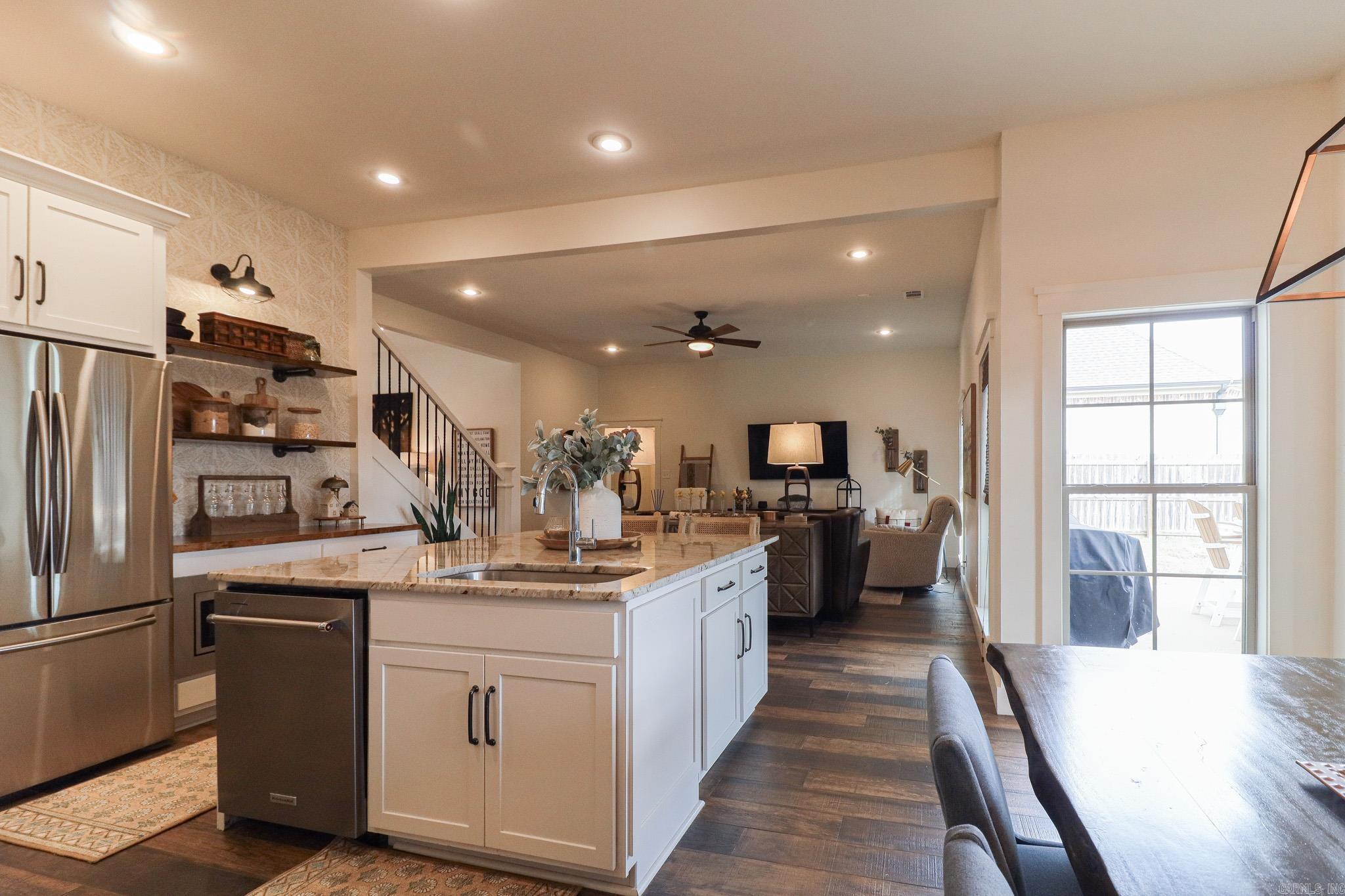 BARRINGTON PARK - Residential