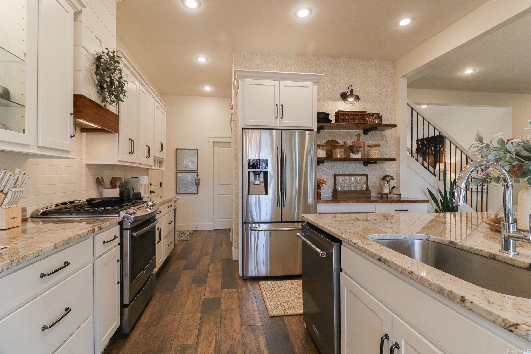 BARRINGTON PARK - Residential