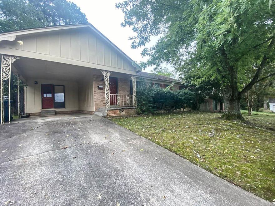 Cute Cammack Village home close to schools.