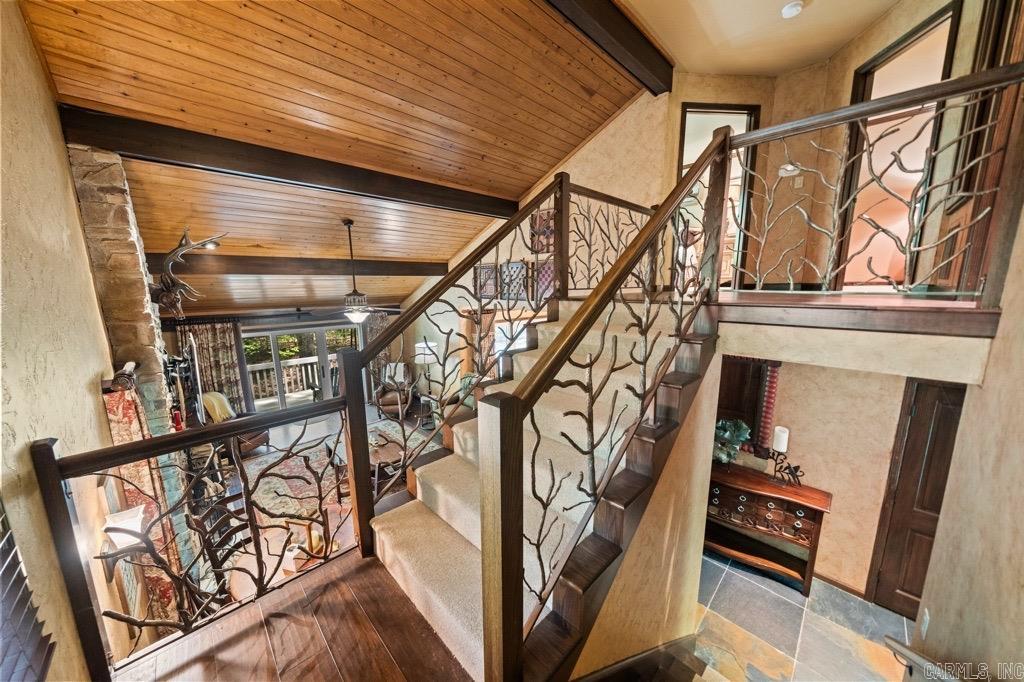 SILVER POINT CONDOS - Residential