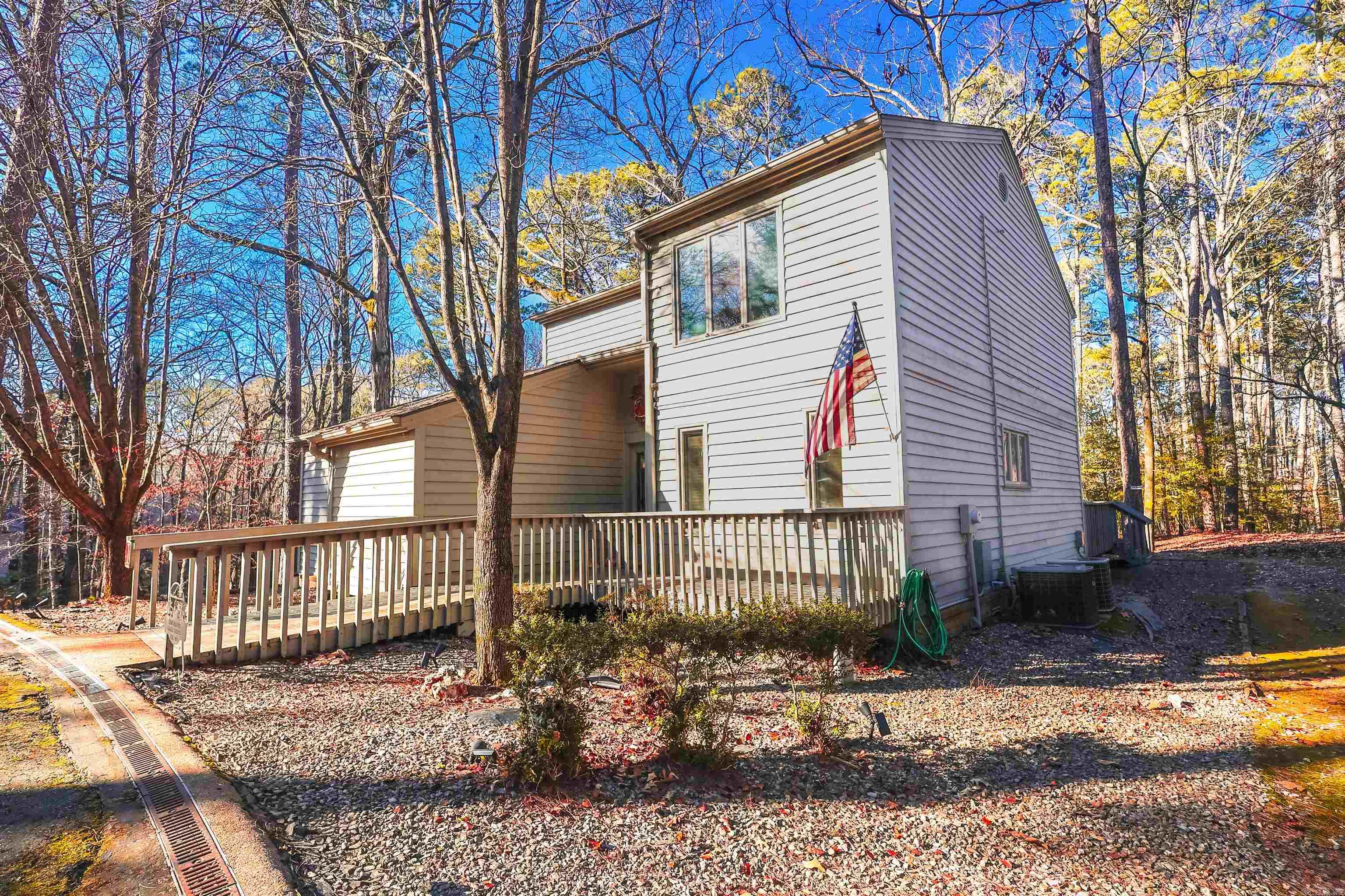 SILVER POINT CONDOS - Residential