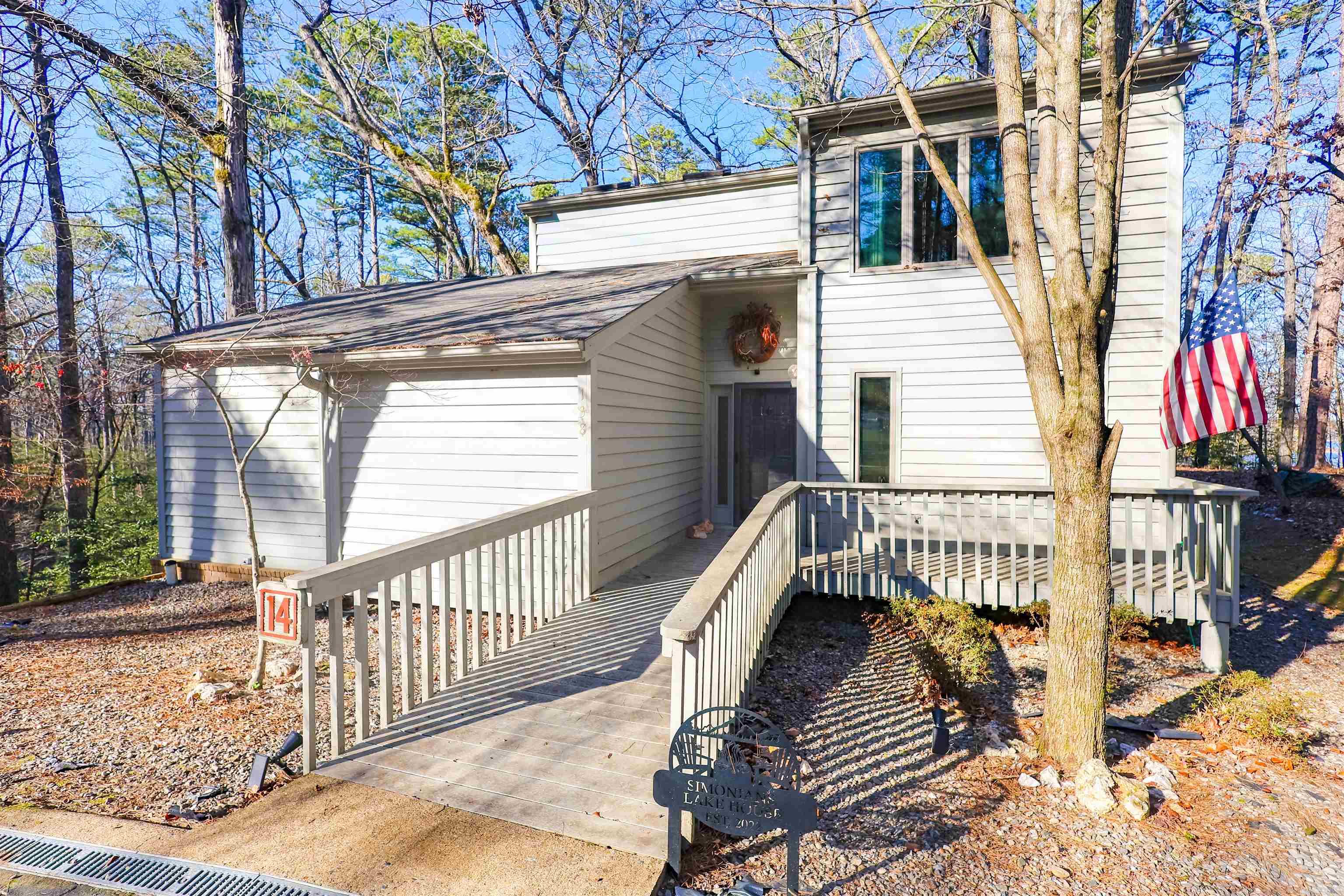 SILVER POINT CONDOS - Residential