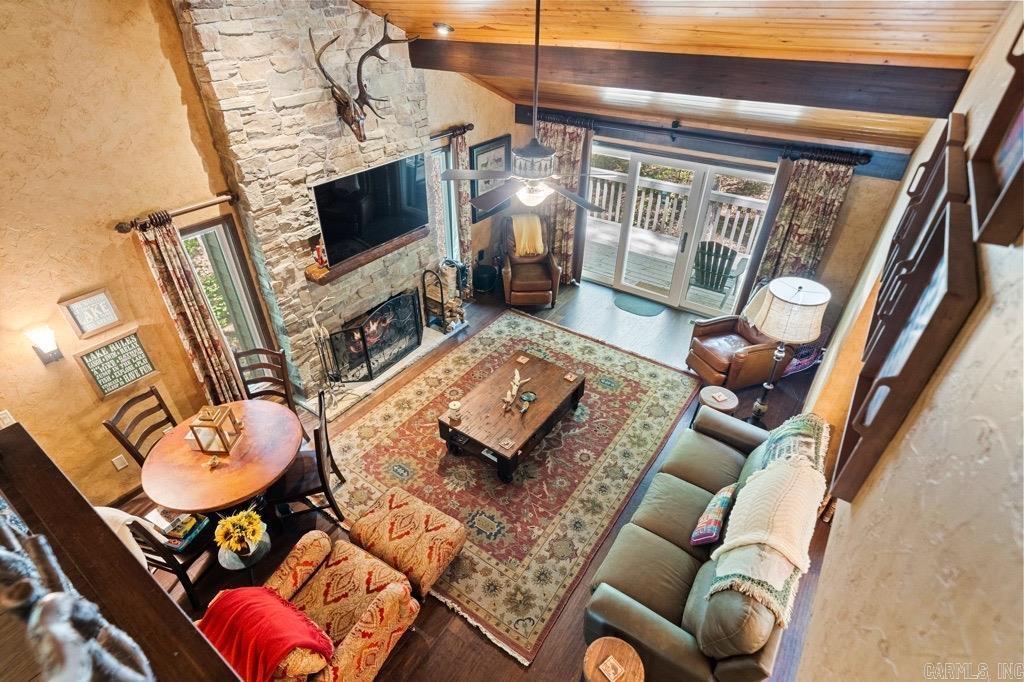 SILVER POINT CONDOS - Residential