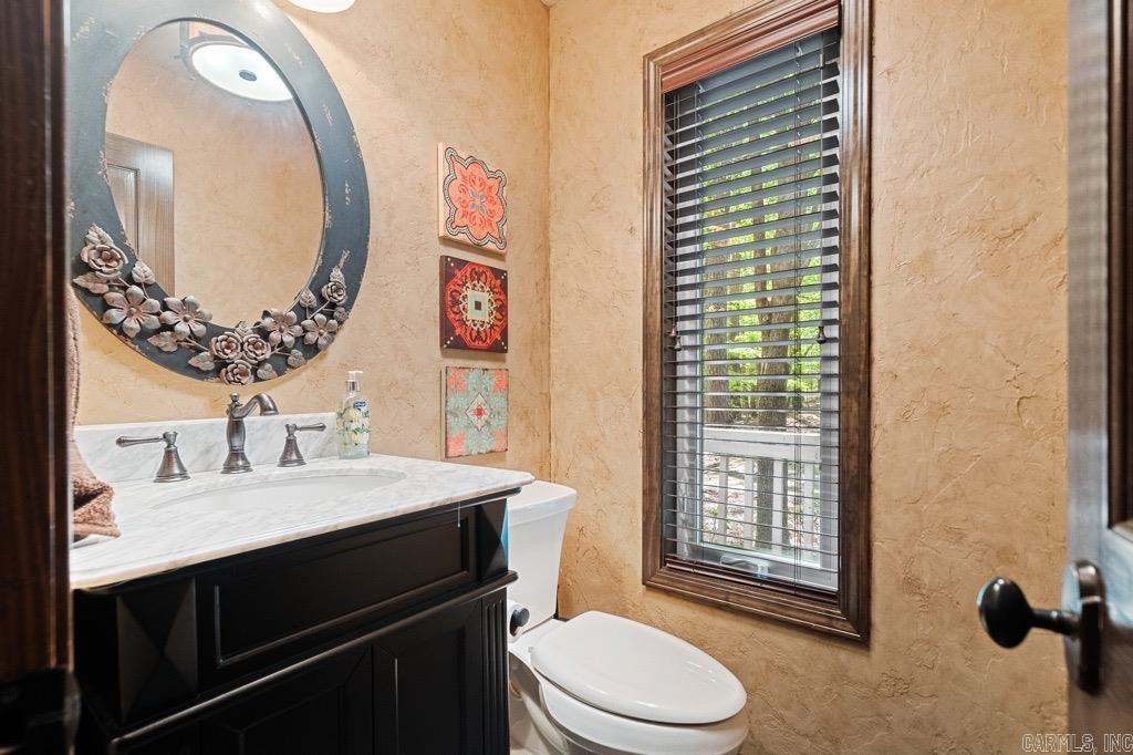 SILVER POINT CONDOS - Residential