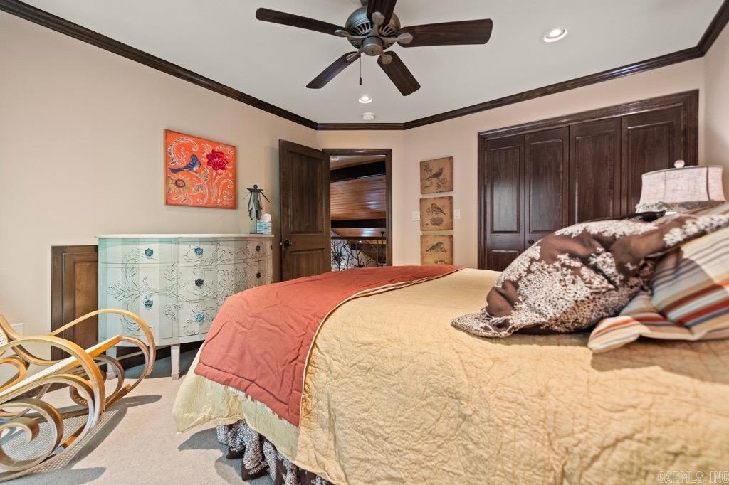 SILVER POINT CONDOS - Residential