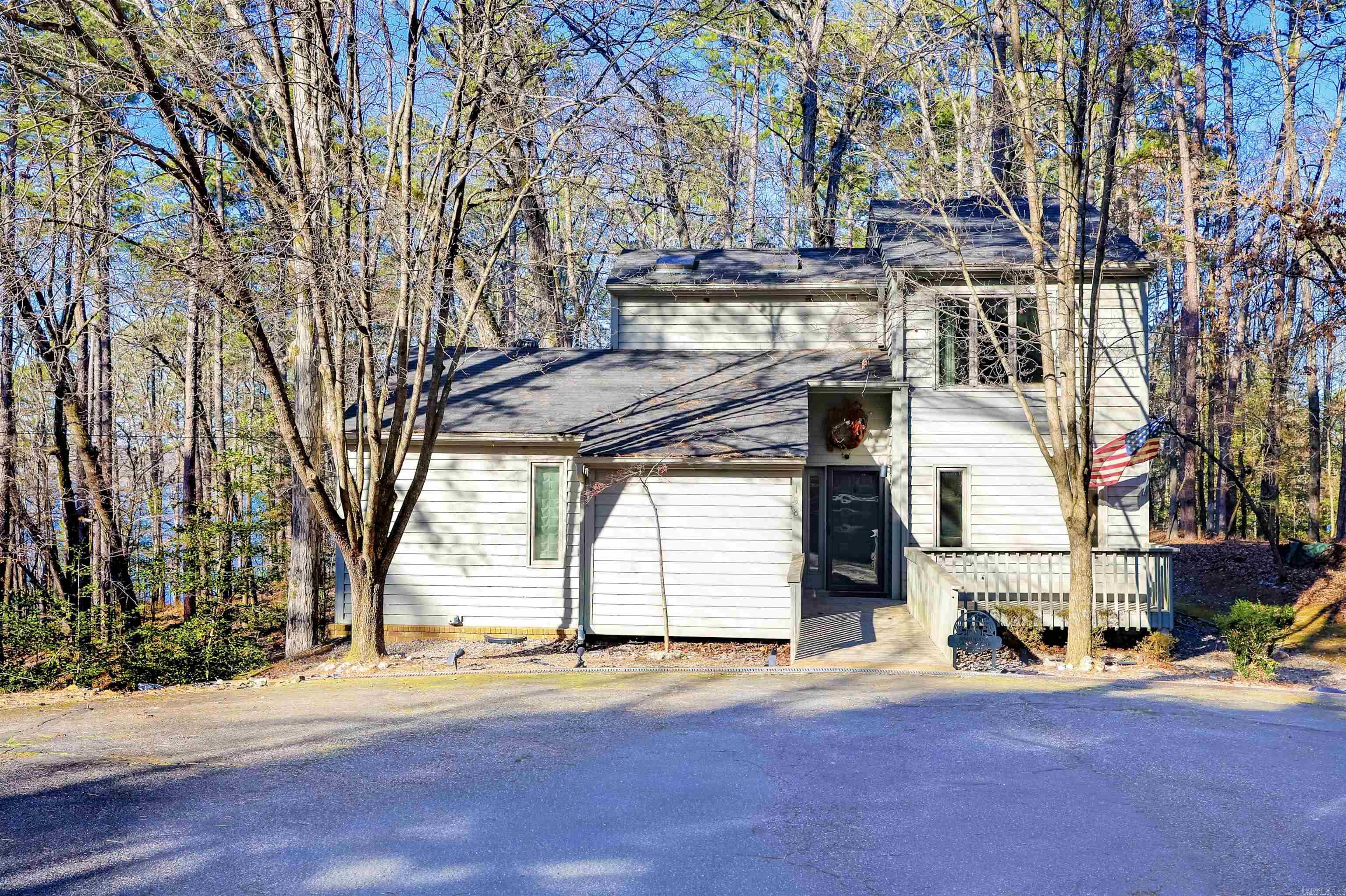 SILVER POINT CONDOS - Residential