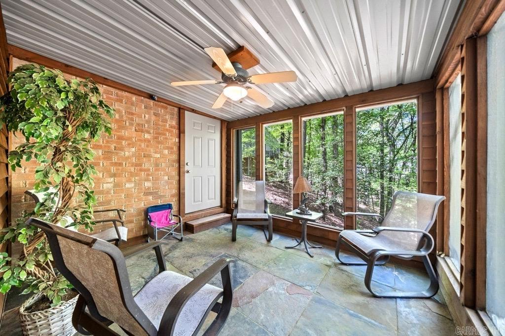 SILVER POINT CONDOS - Residential