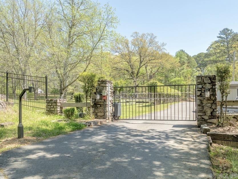 SILVER POINT CONDOS - Residential