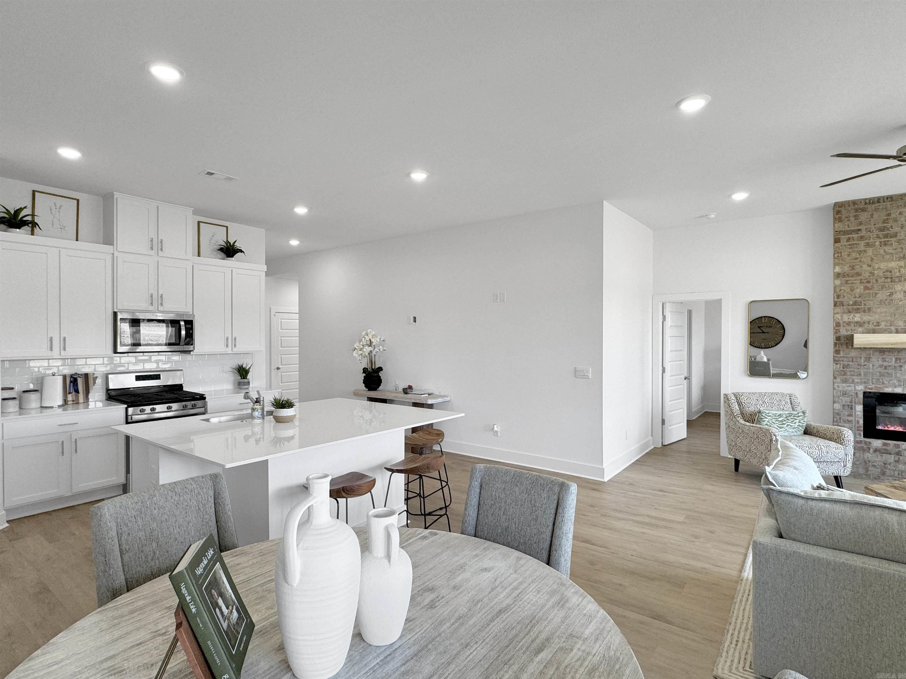 THE RESERVE AT COUNTRY CLUB PHAS - Residential