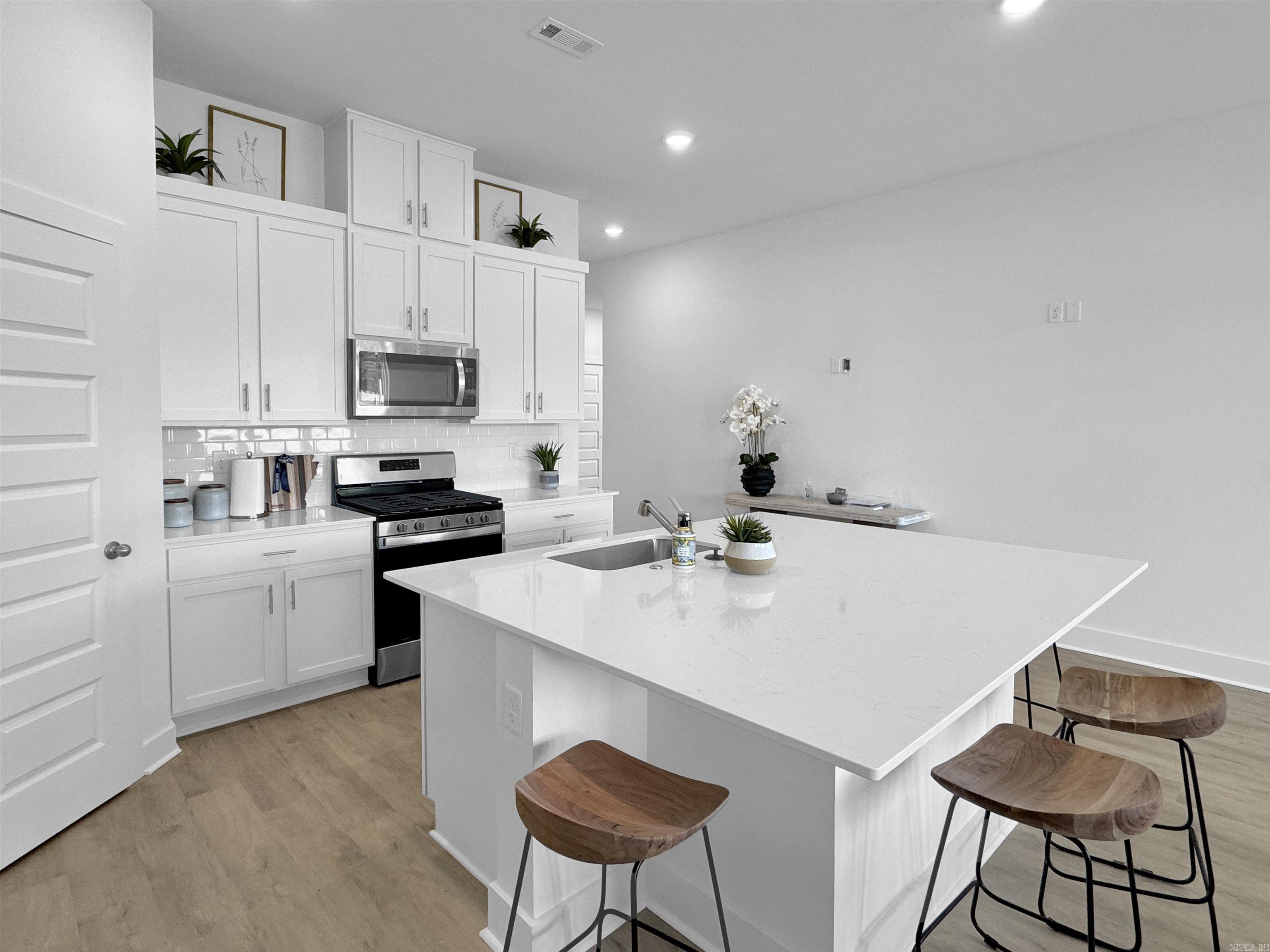 THE RESERVE AT COUNTRY CLUB PHAS - Residential