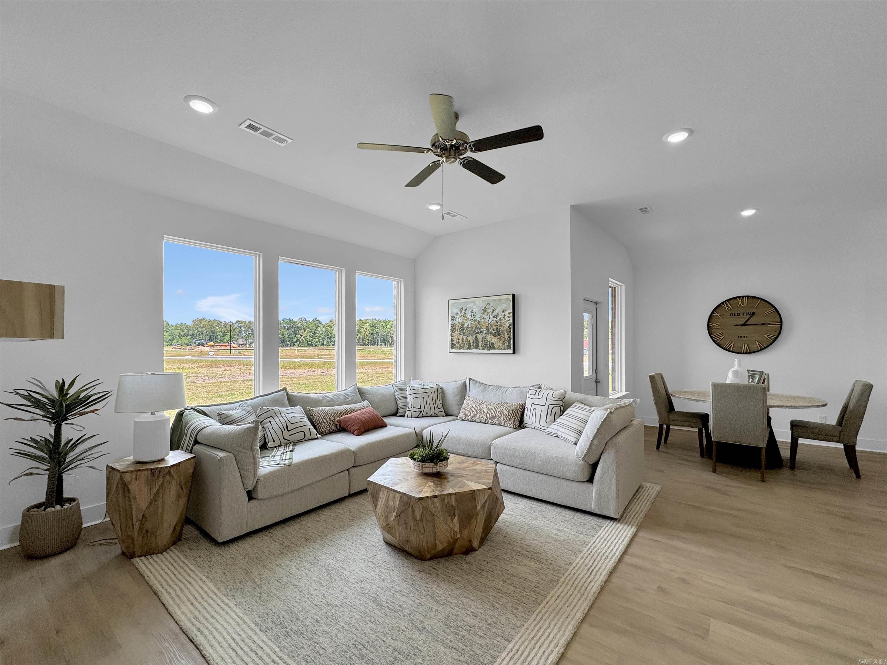 THE RESERVE AT COUNTRY CLUB PHAS - Residential