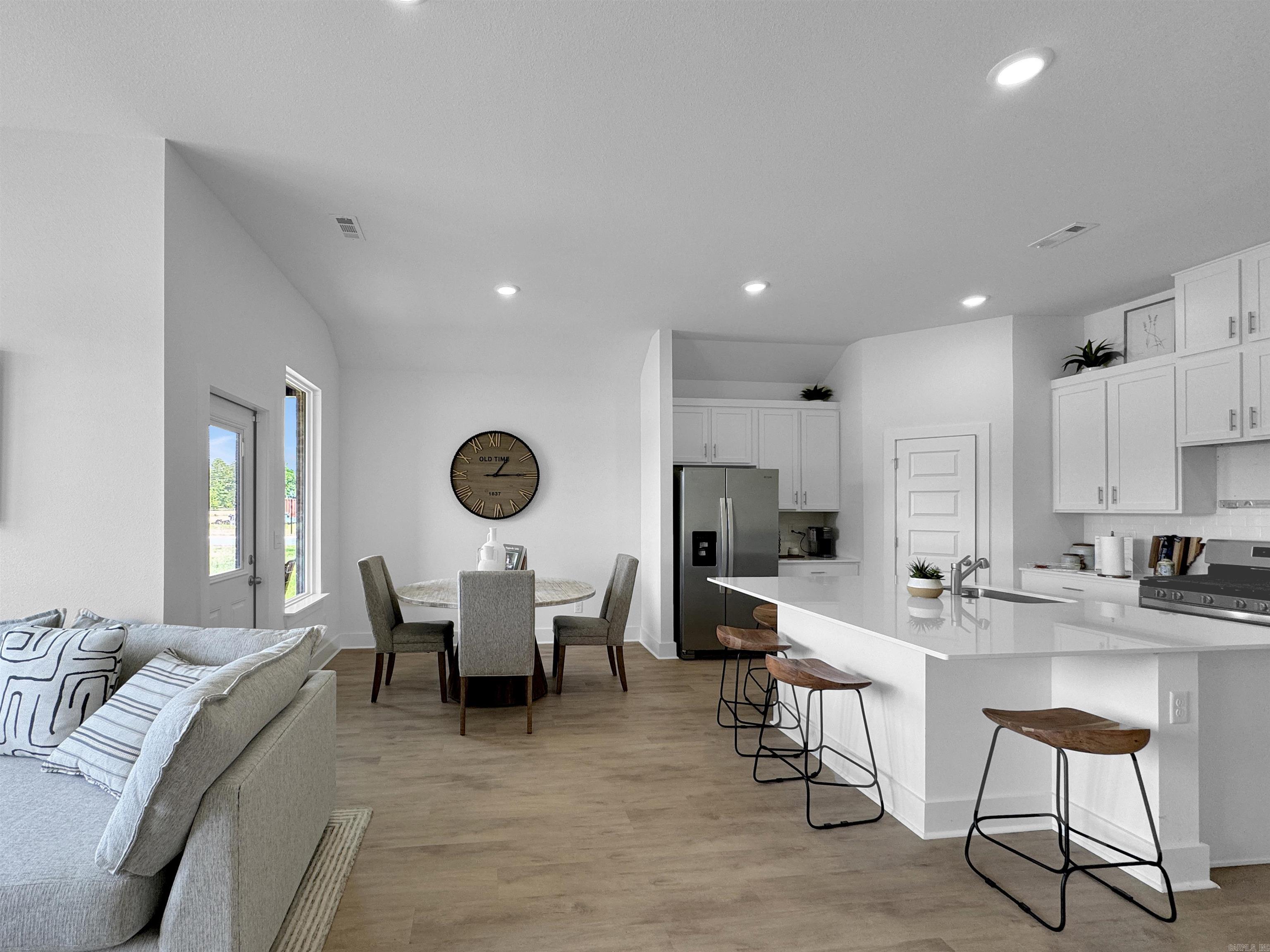 THE RESERVE AT COUNTRY CLUB PHAS - Residential