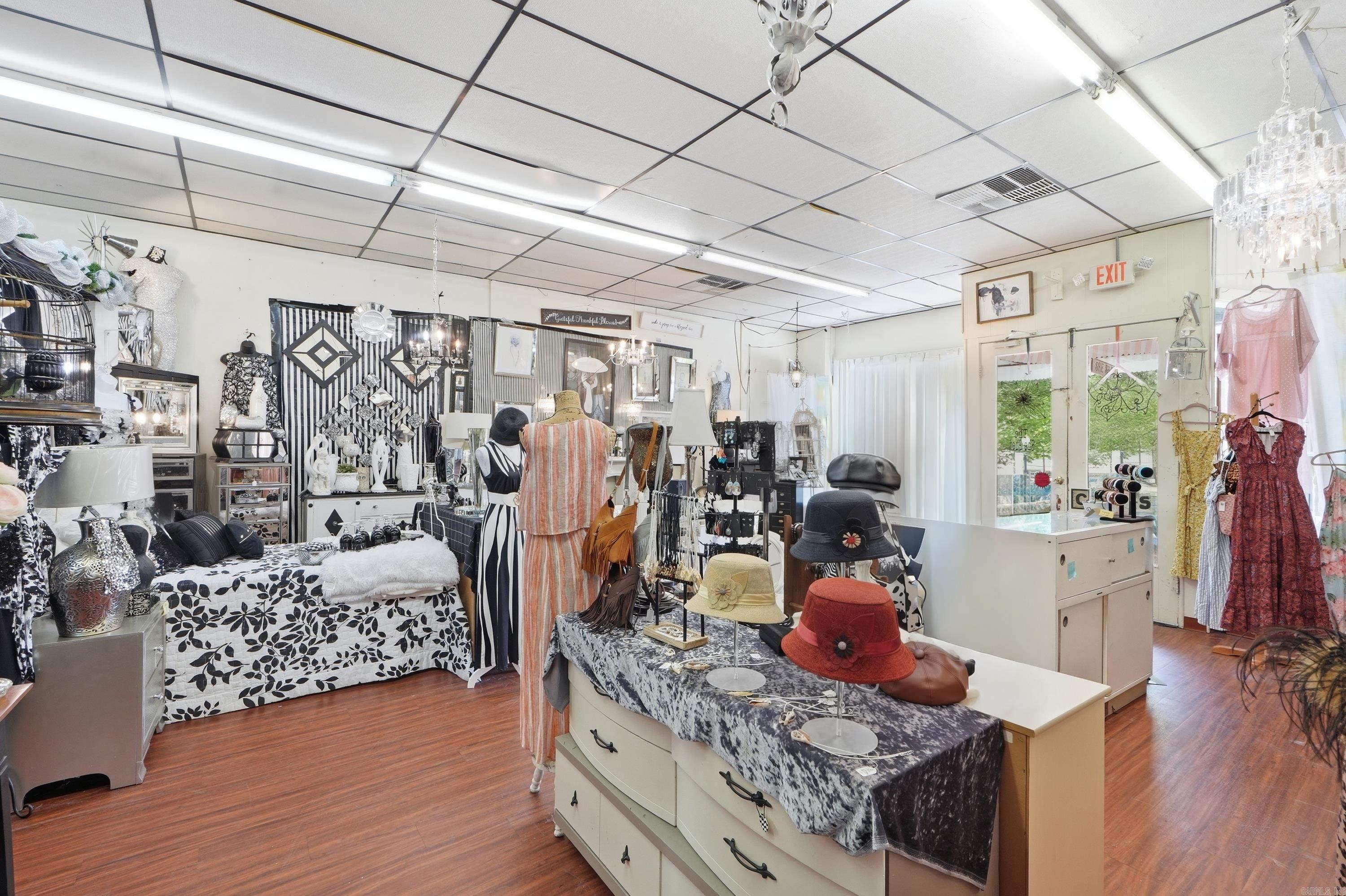 HS Original - Commercial Sale