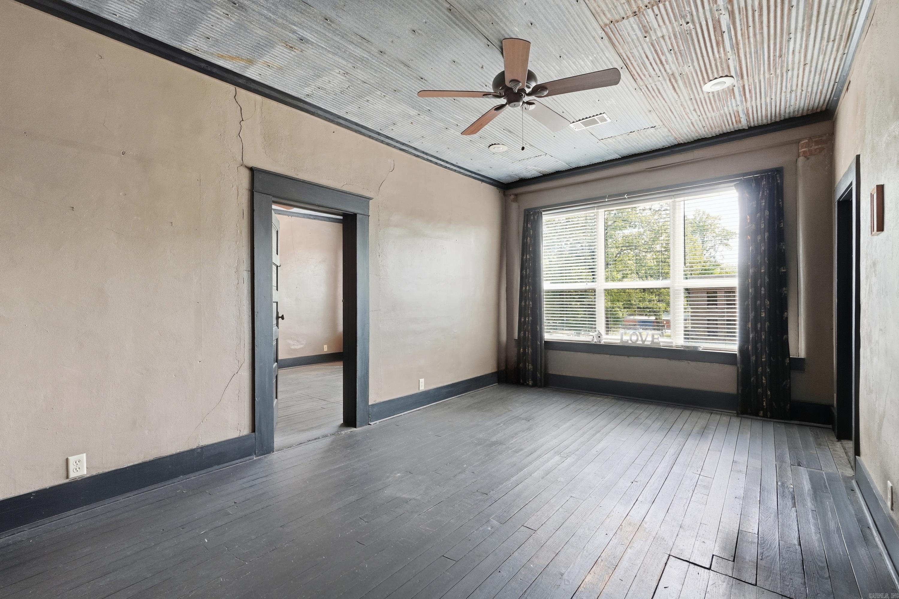 HS Original - Commercial Sale